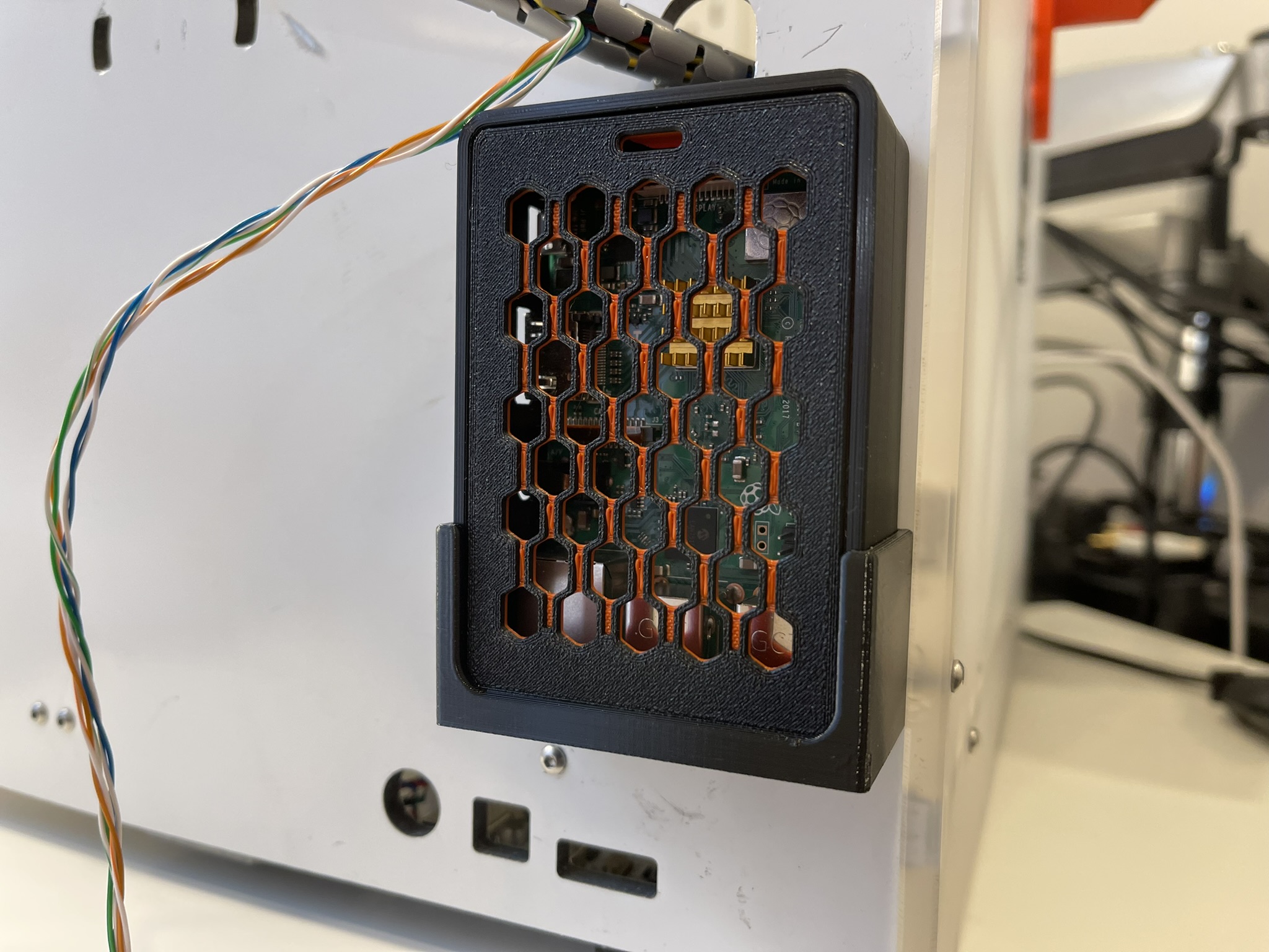 Raspberry Pi 3/4 B+ Case Holder