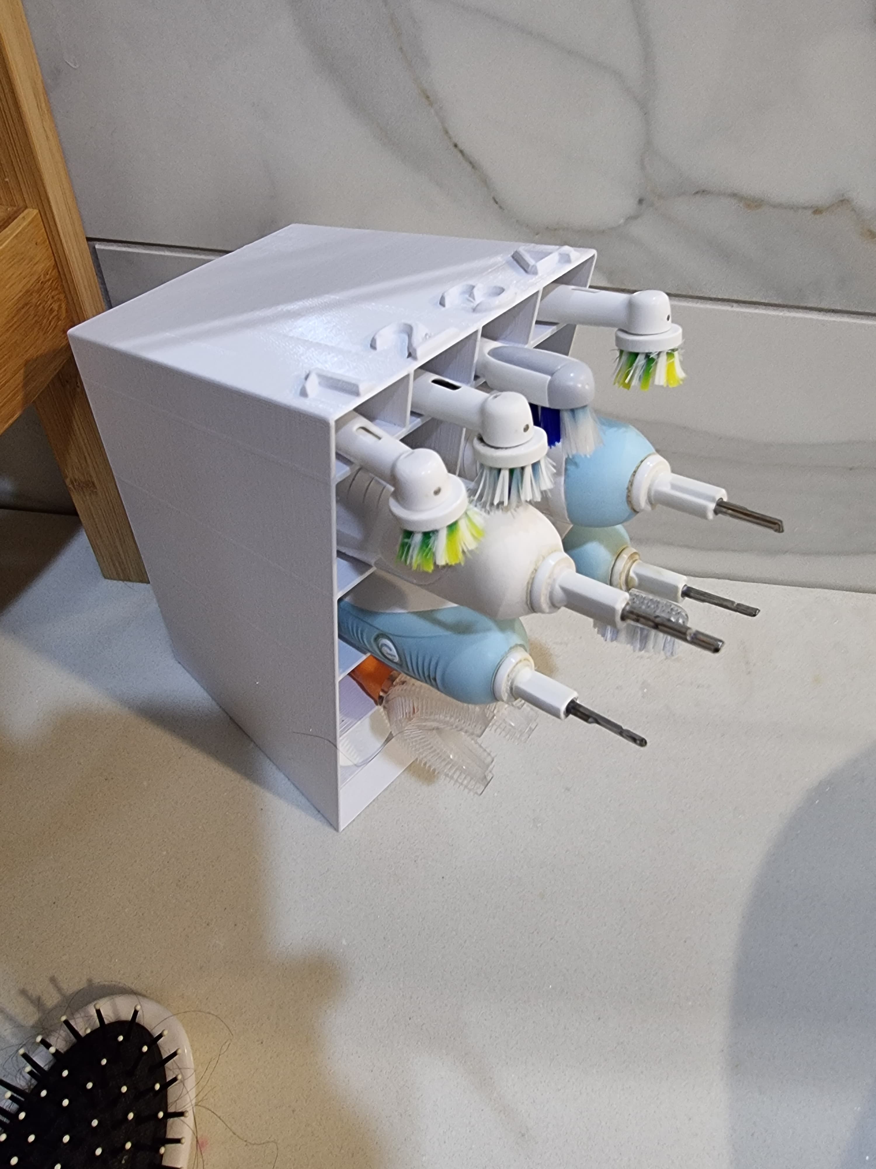Oral-B Tilted DryDock