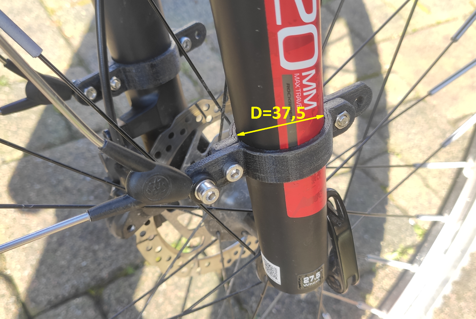 Clamp (D=37.5 and D=41) for mudguard fixing to a bicycle suspension fork