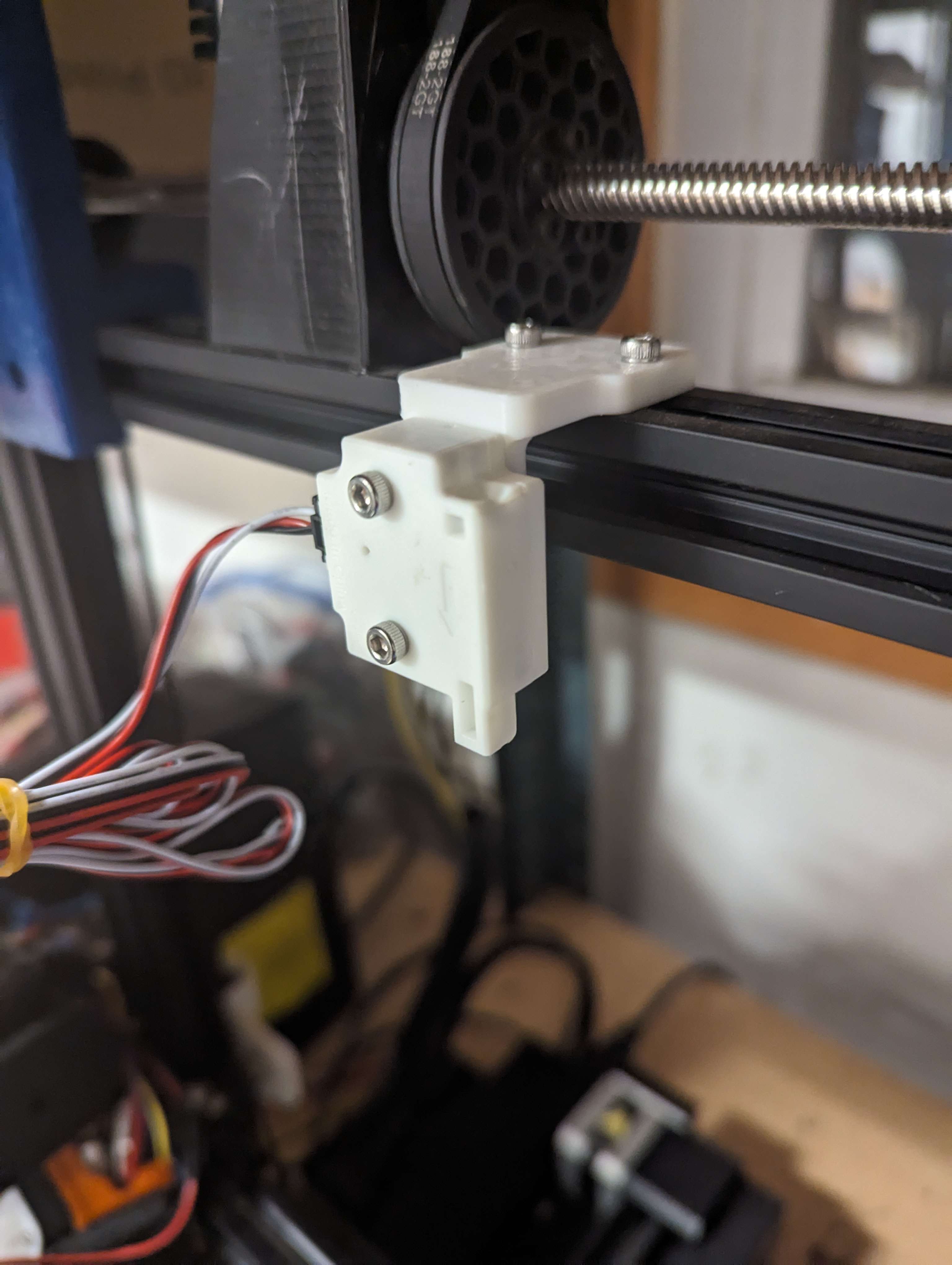 Runout filament mount fixed by adamz01h | Download free STL model ...