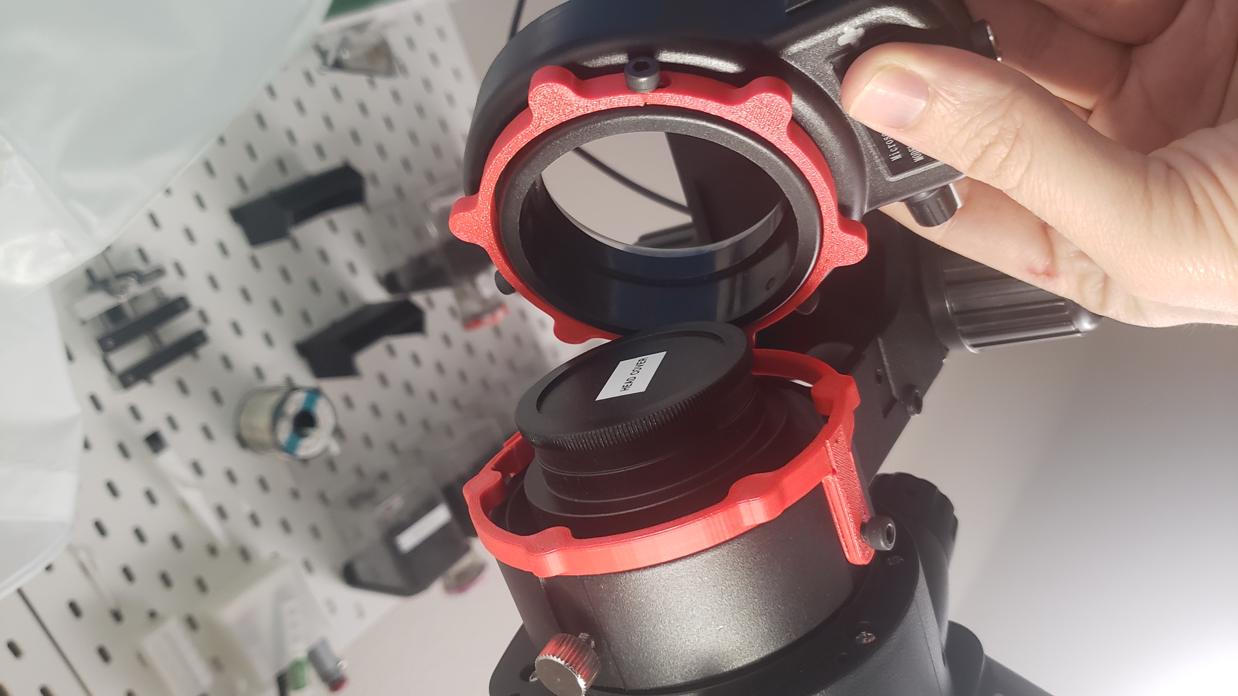 Magnetic ring light mount for electronics microscopes
