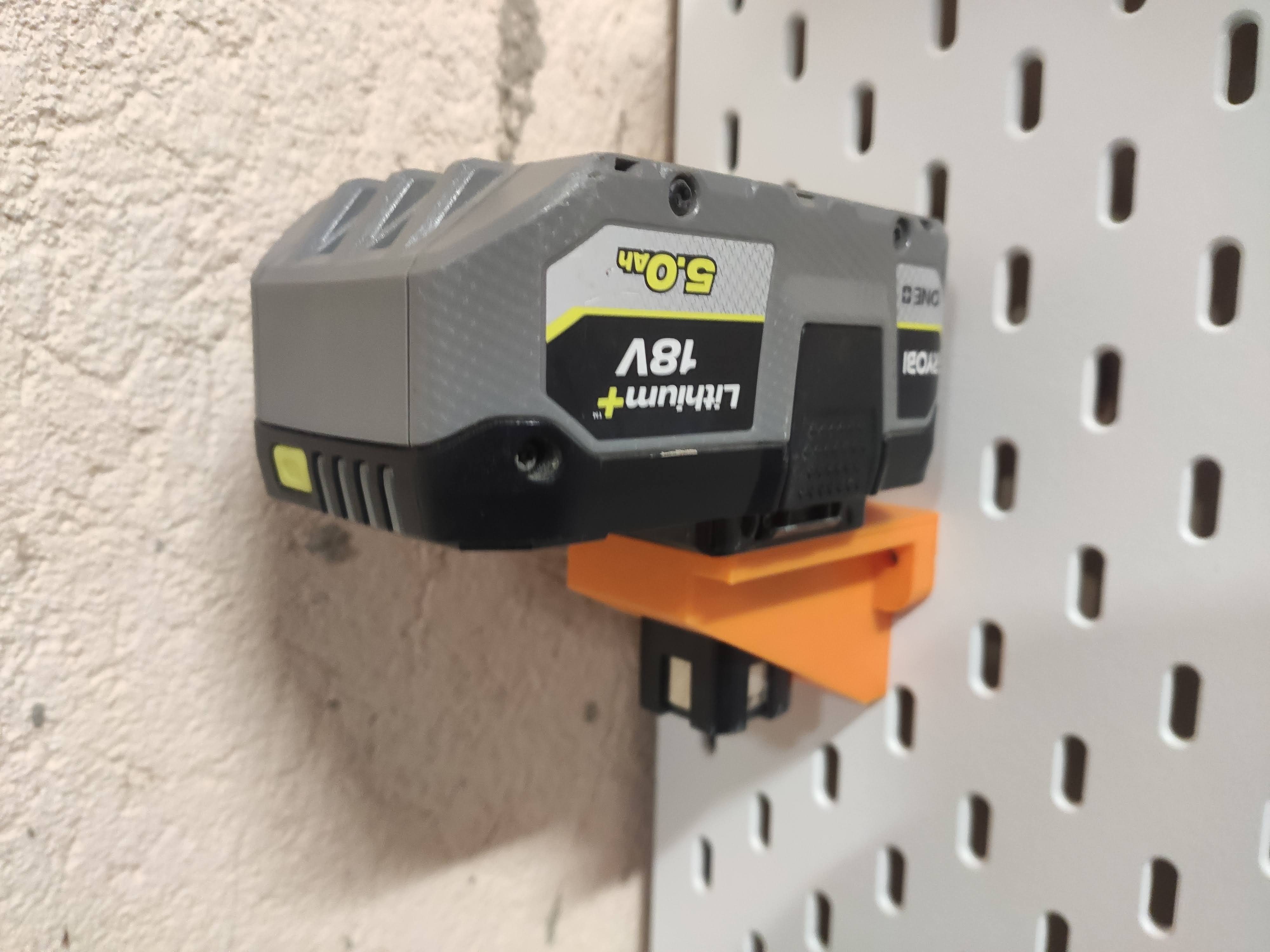 Ryobi Battery holder for skadistnut
