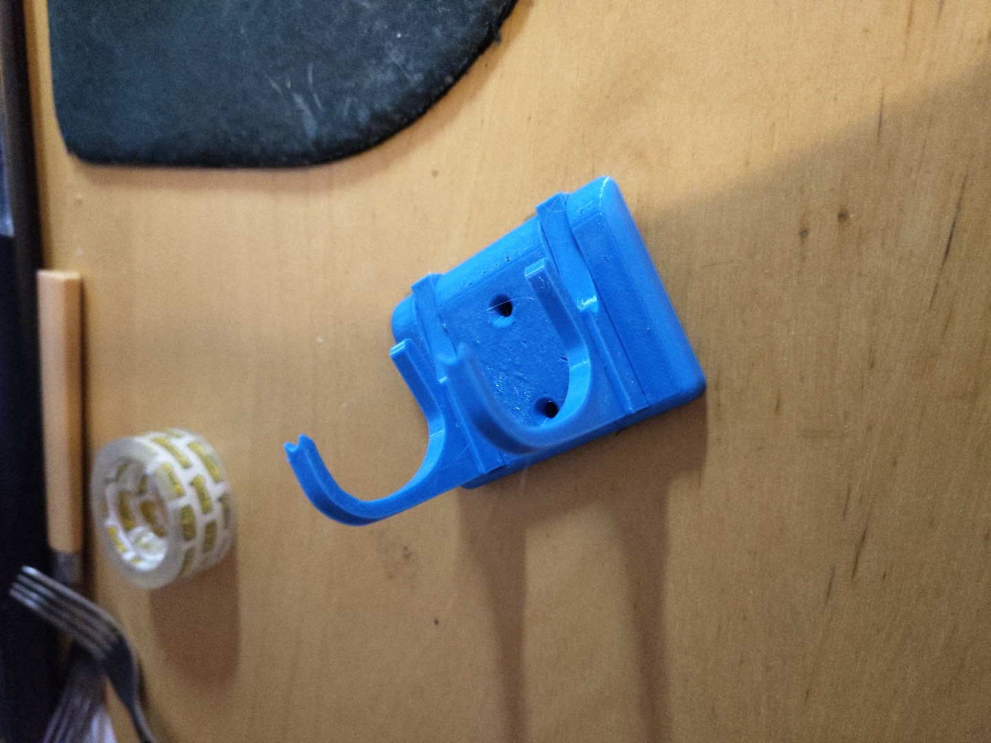 DualShock 4 hanger