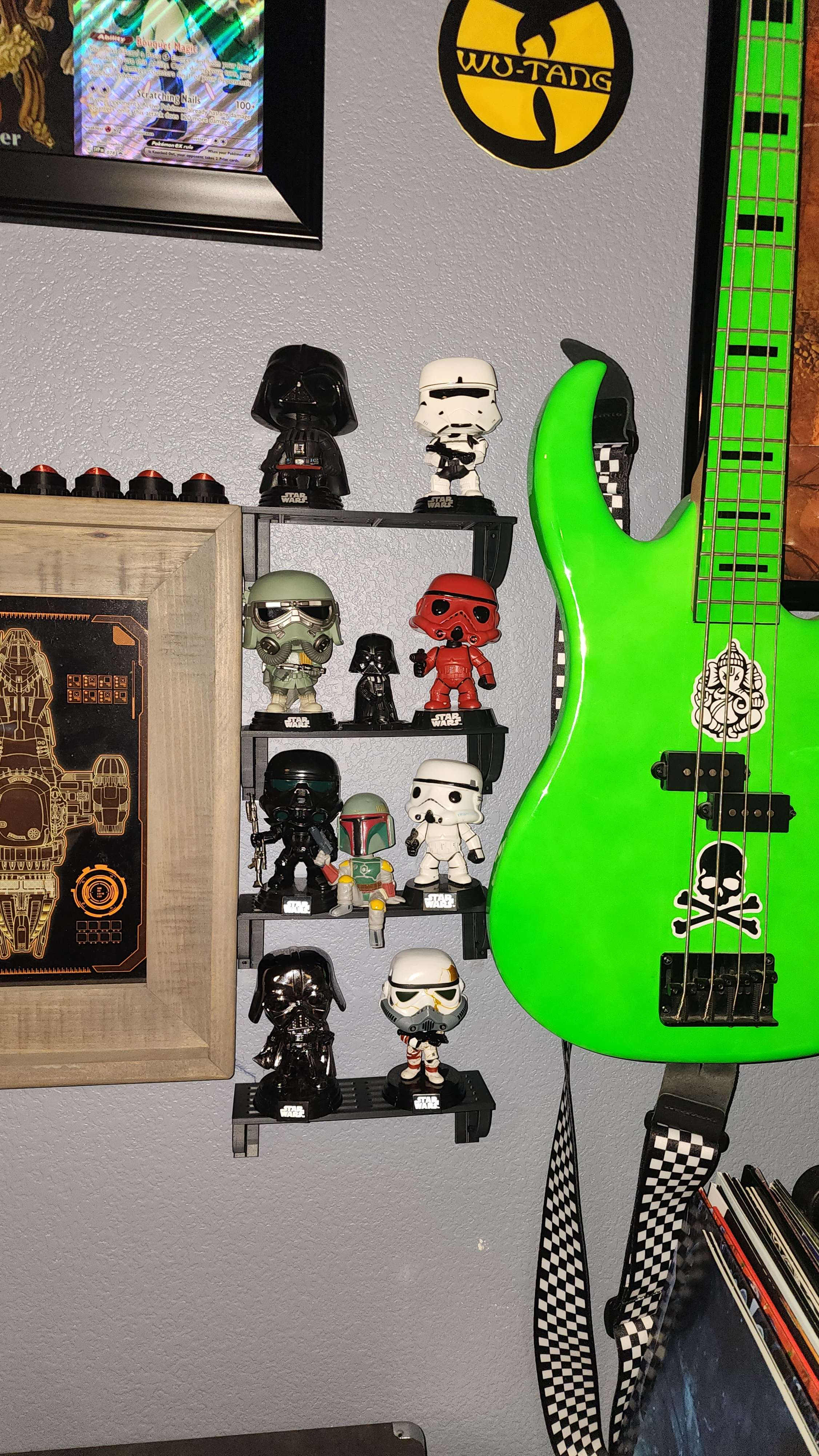 Imperial Pop Shelf Darth Vader Bracket