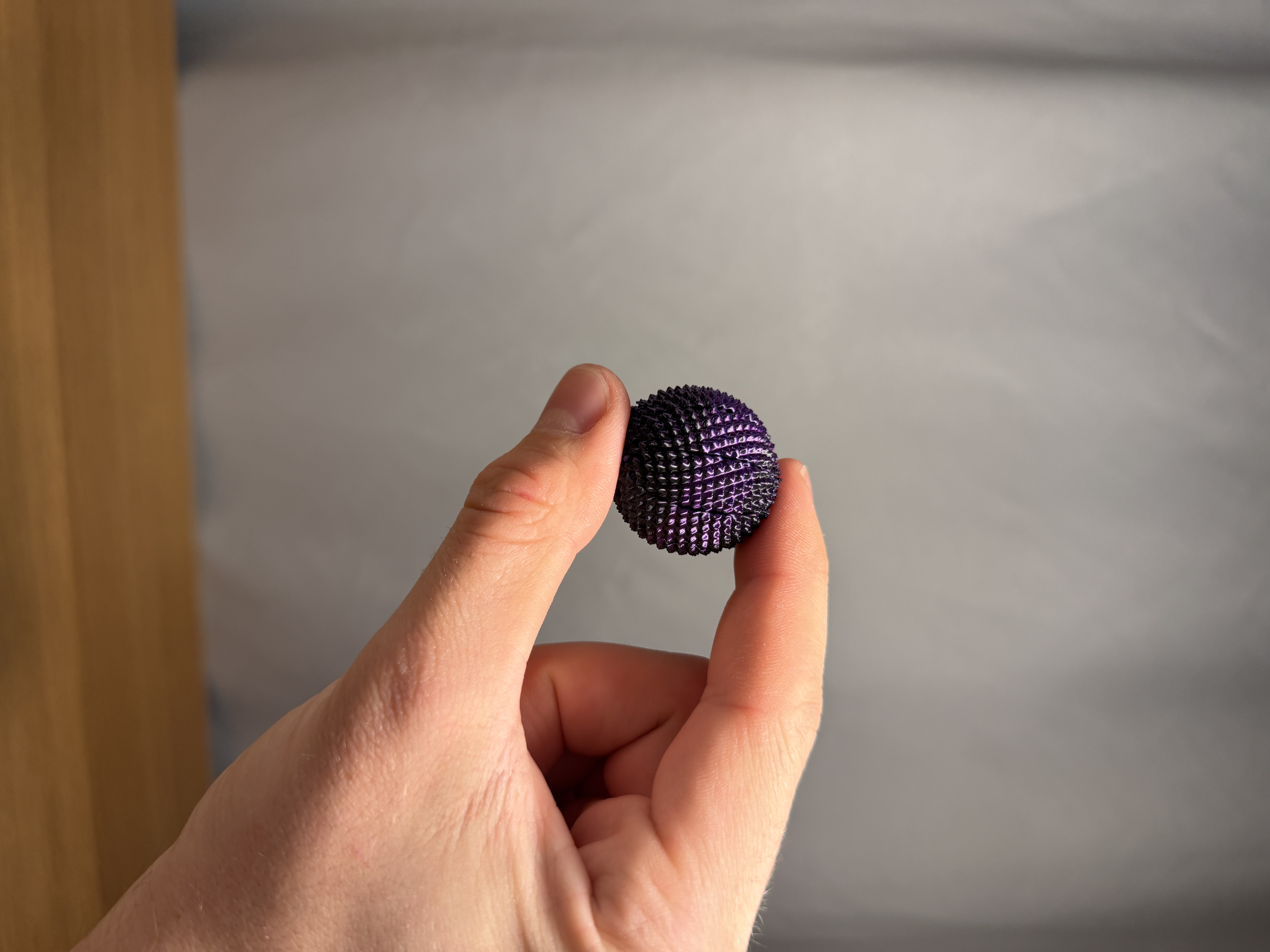 Miniatura 3 do modelo 3D Mini Spiky Sensory Sphere Twisty Fidget Toy