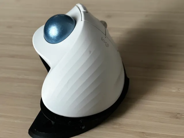 Logitech M575 Locking Trackball Ergo Mouse 30 Degree Stand