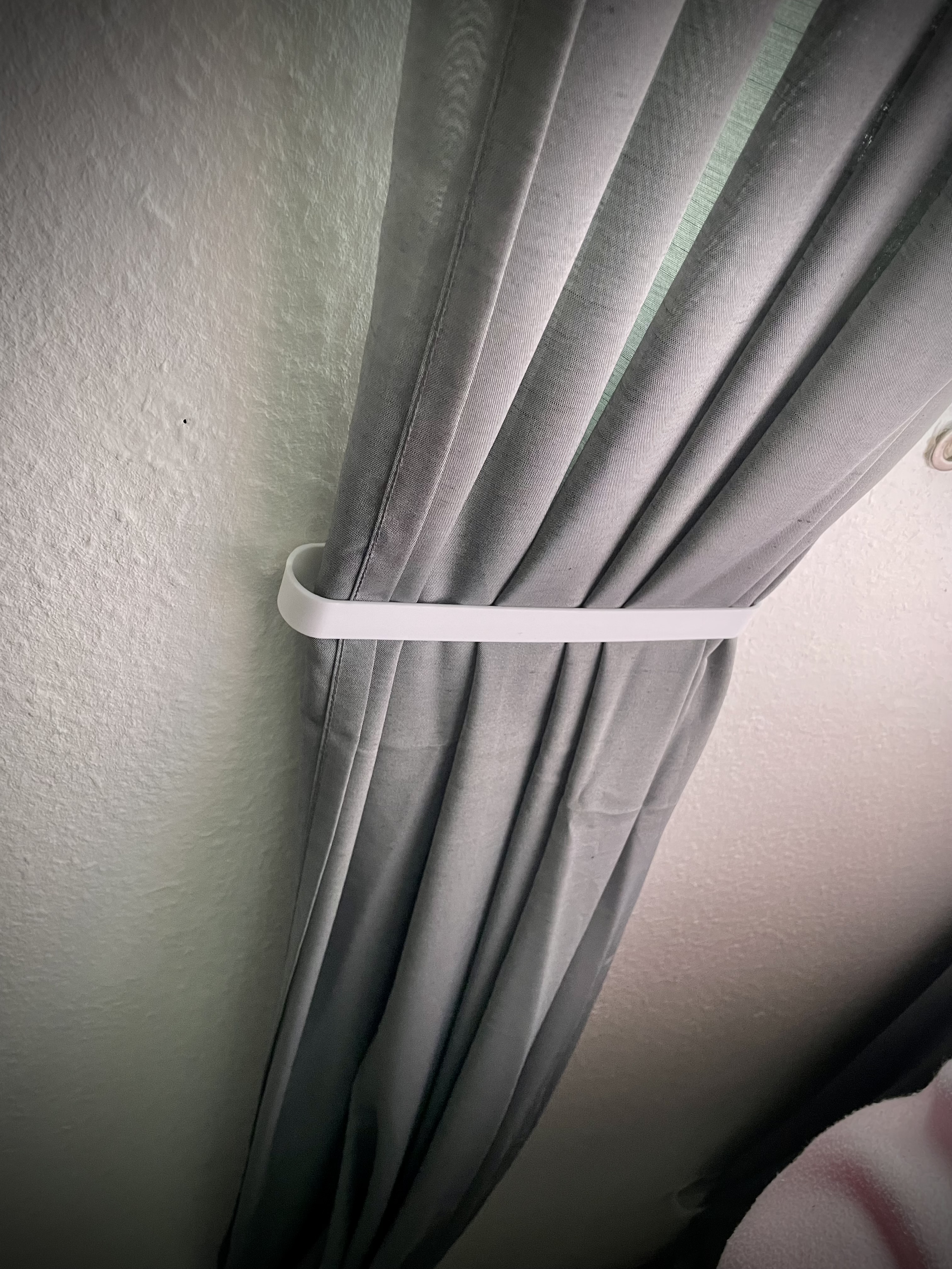 Curtain holder oval with 3 screws - ideal for attic and roof slope (Dachschräge)