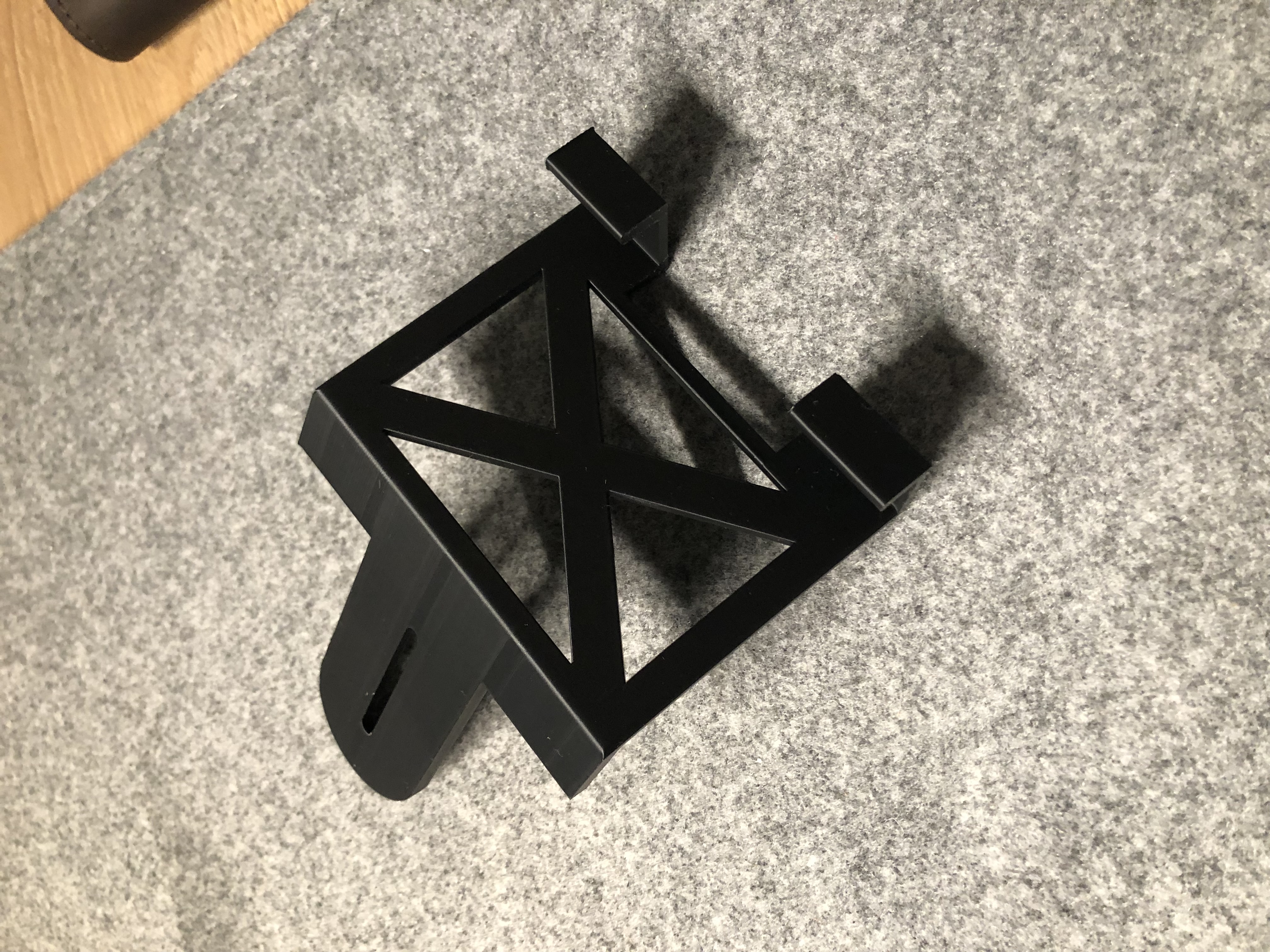 iPad/Tablet Holder for desk shelf