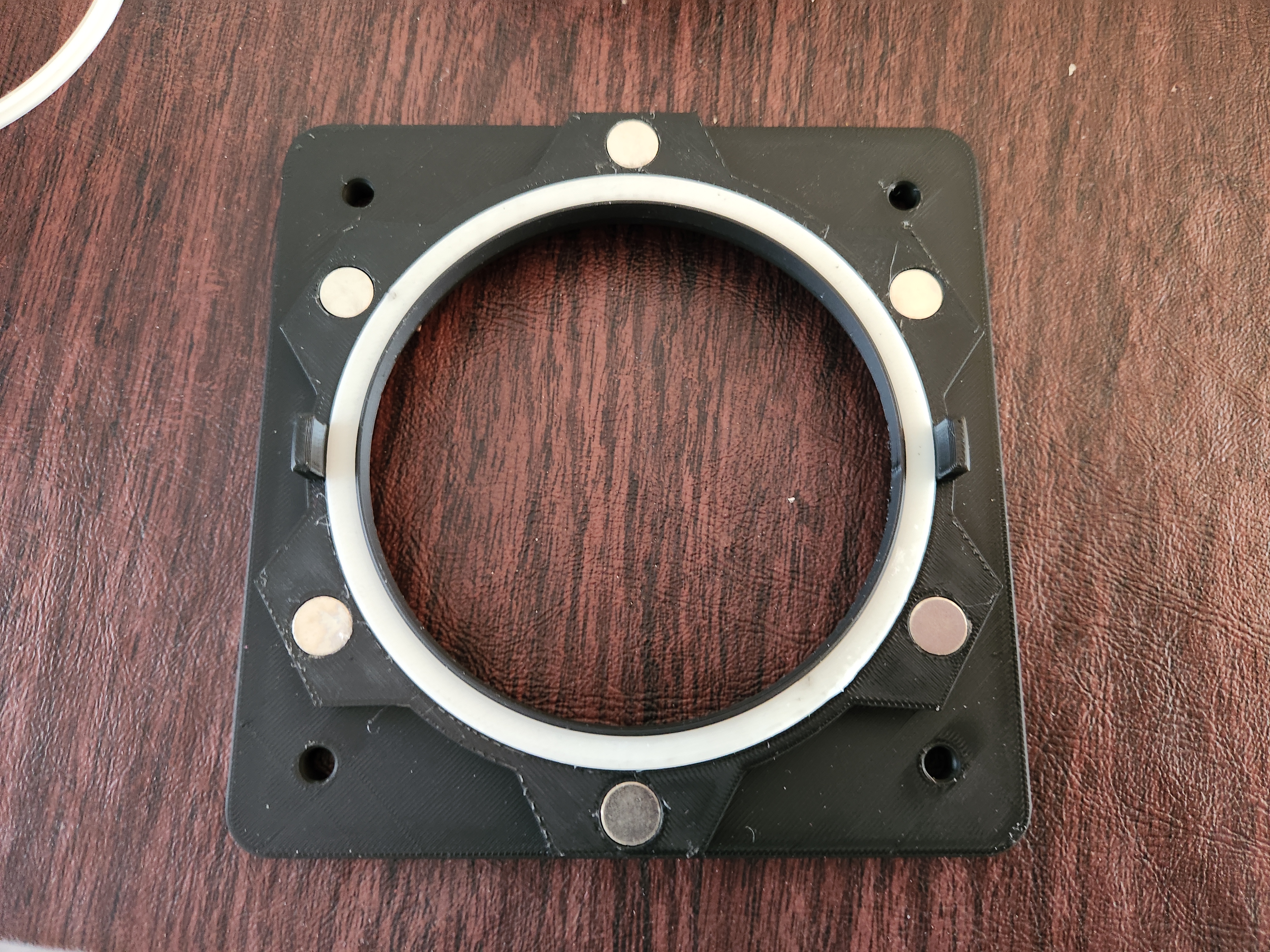 Magnetic duct connection System for 101mm / 4 inch Hoses + Changes to the 6in