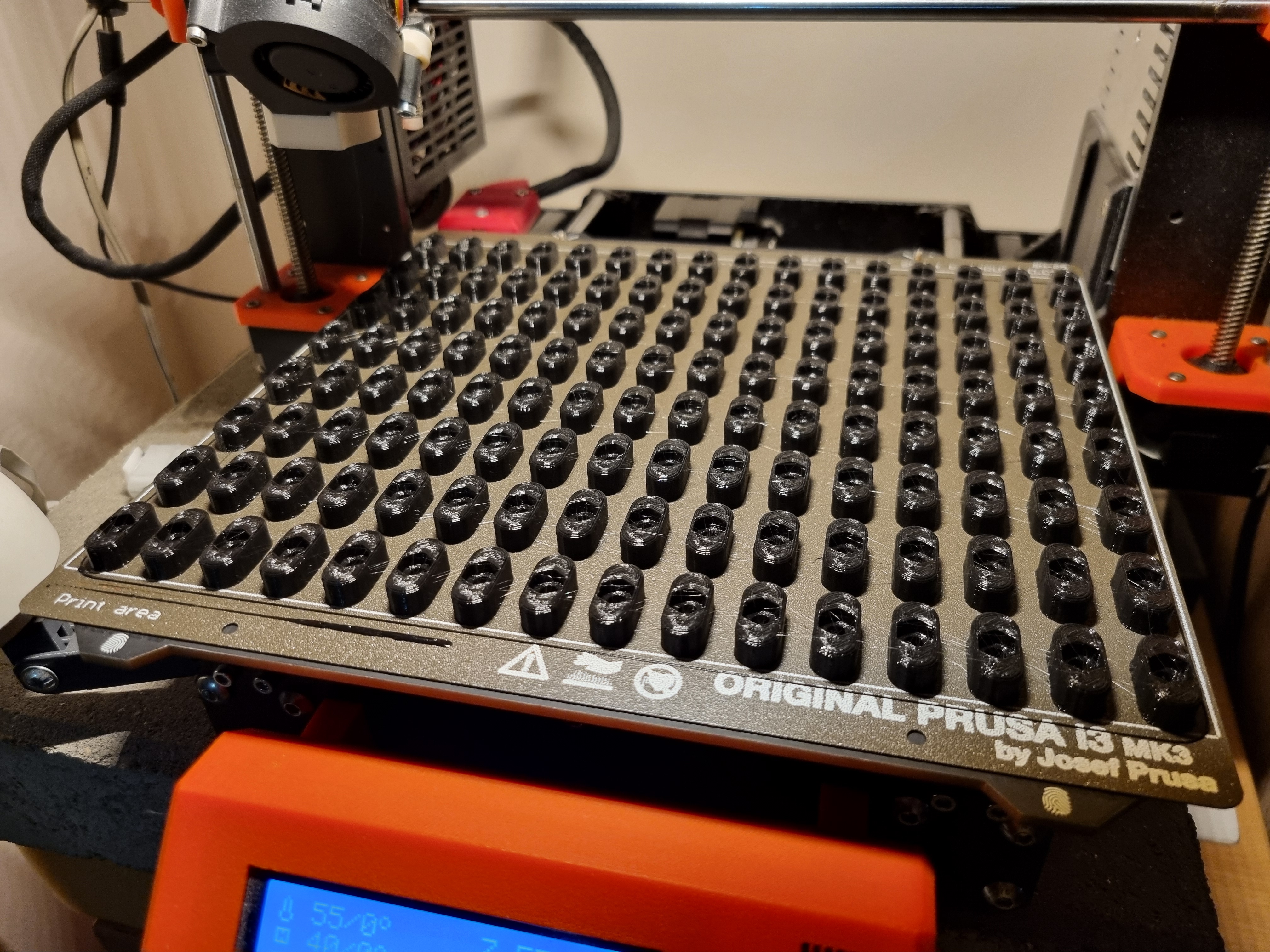 M4 slim thumbnut, 5g of filament