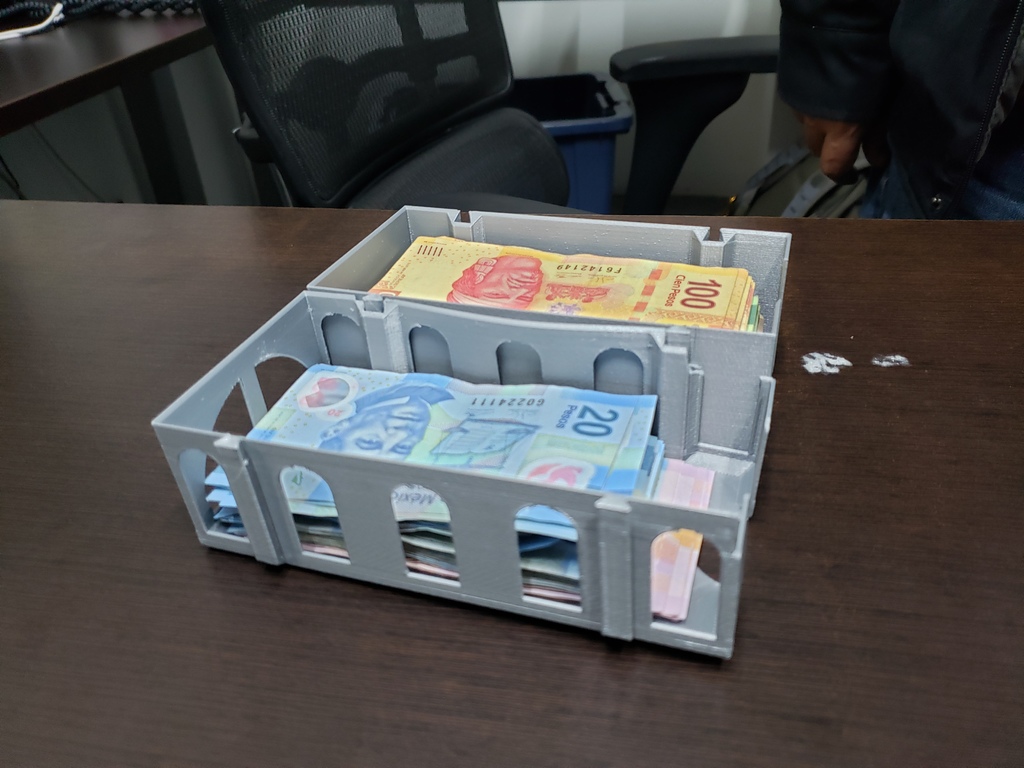 Banknote organizer