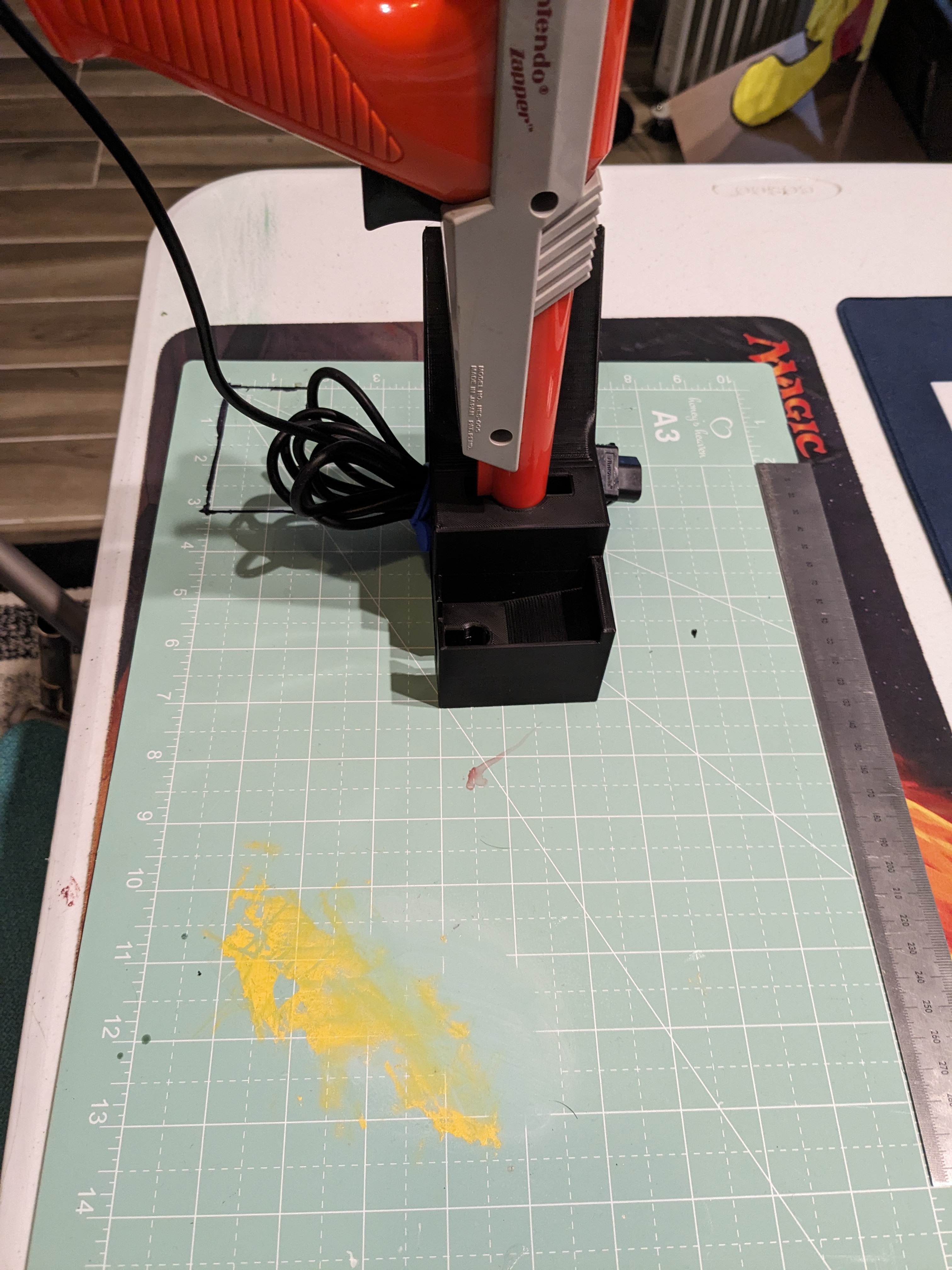 Miniatura 4 do modelo 3D NES Zapper Controller Display Shelf