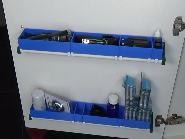 Cabinet Door shelf / Schrank Türablage