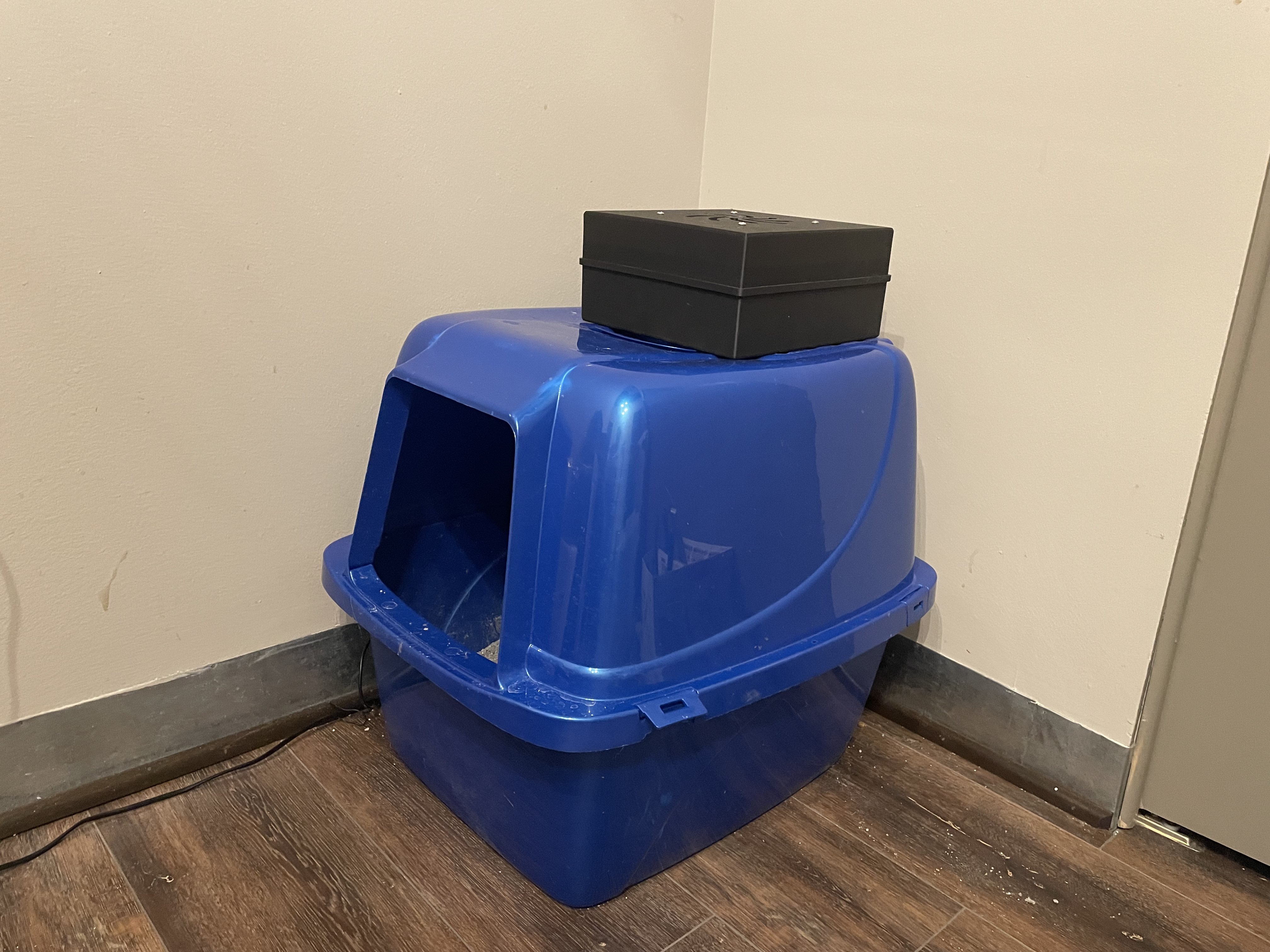 Litter Box Air Filter by adnanklink Download free STL model