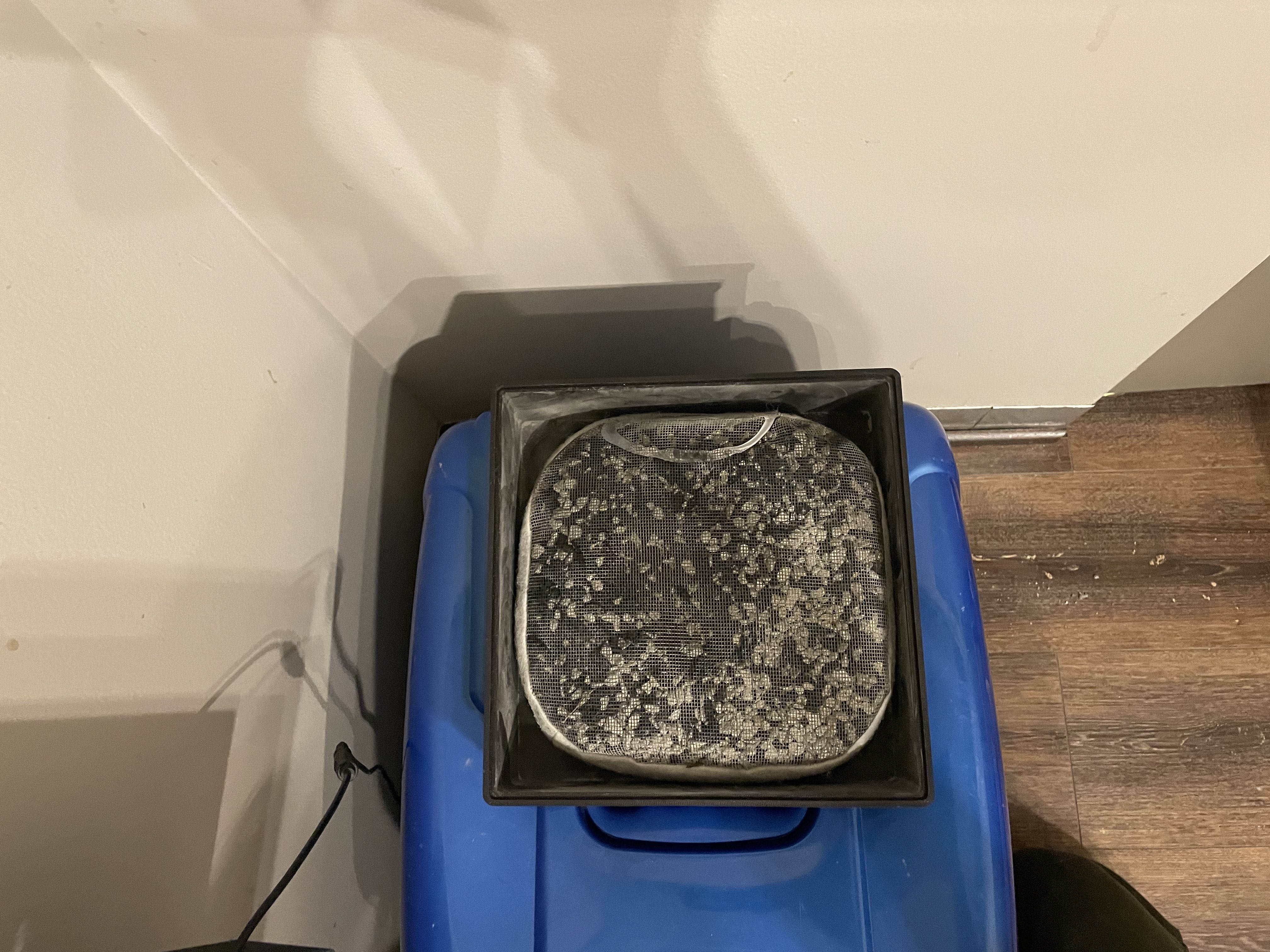 Litter Box Air Filter by adnanklink Download free STL model