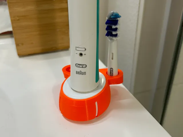 Clipable Oral-B brushholder