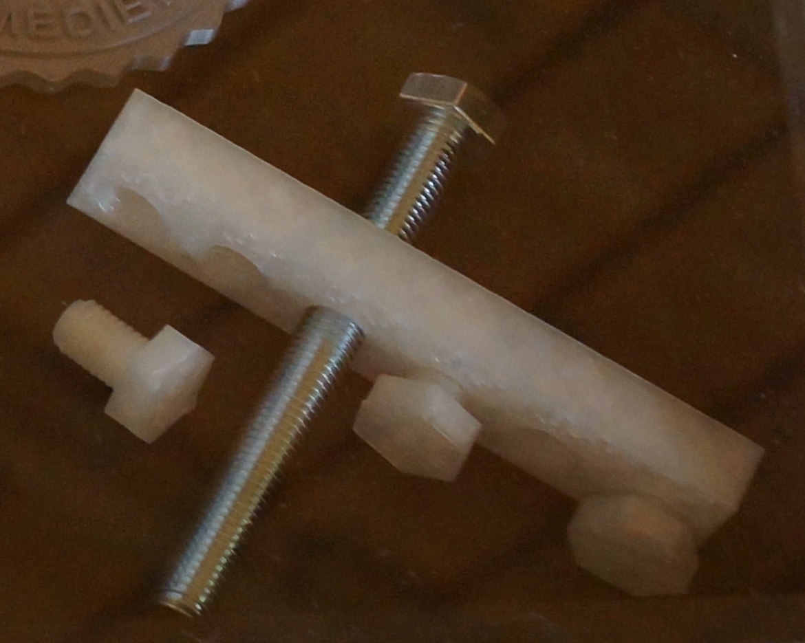 M10 screws and threads tolerance test