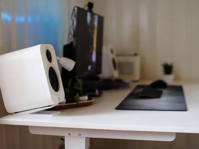 Desktop speaker stand - Qacoustic 3010