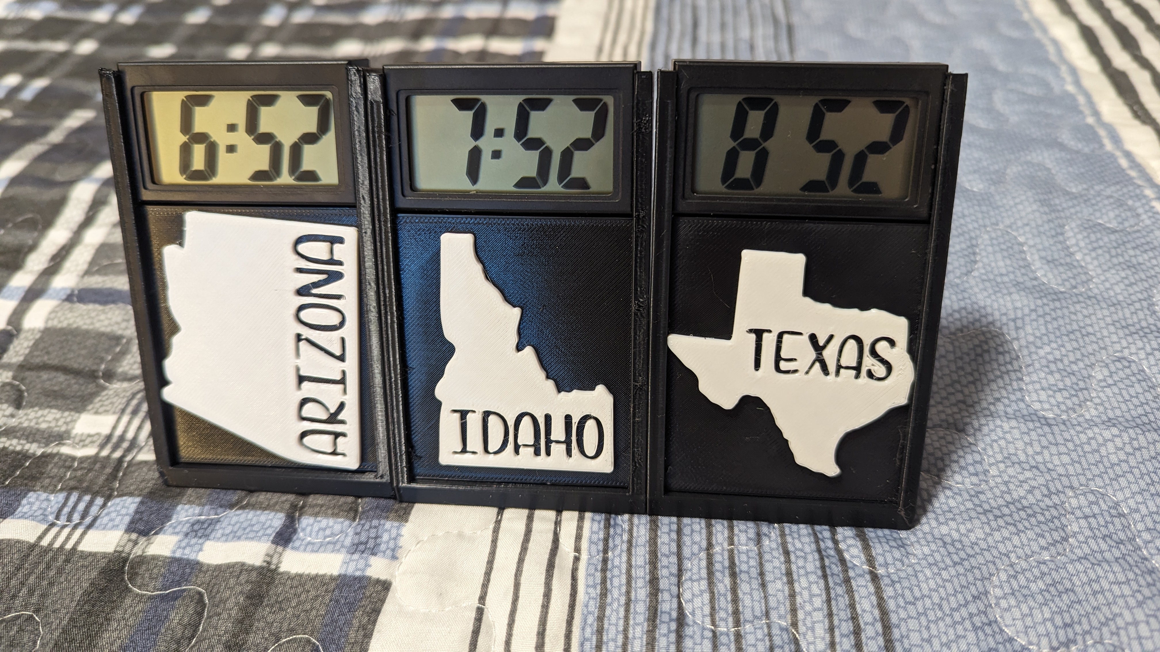 Miniatura 7 do modelo 3D Clock Stand for Multiple Clocks - Multi-Timezone