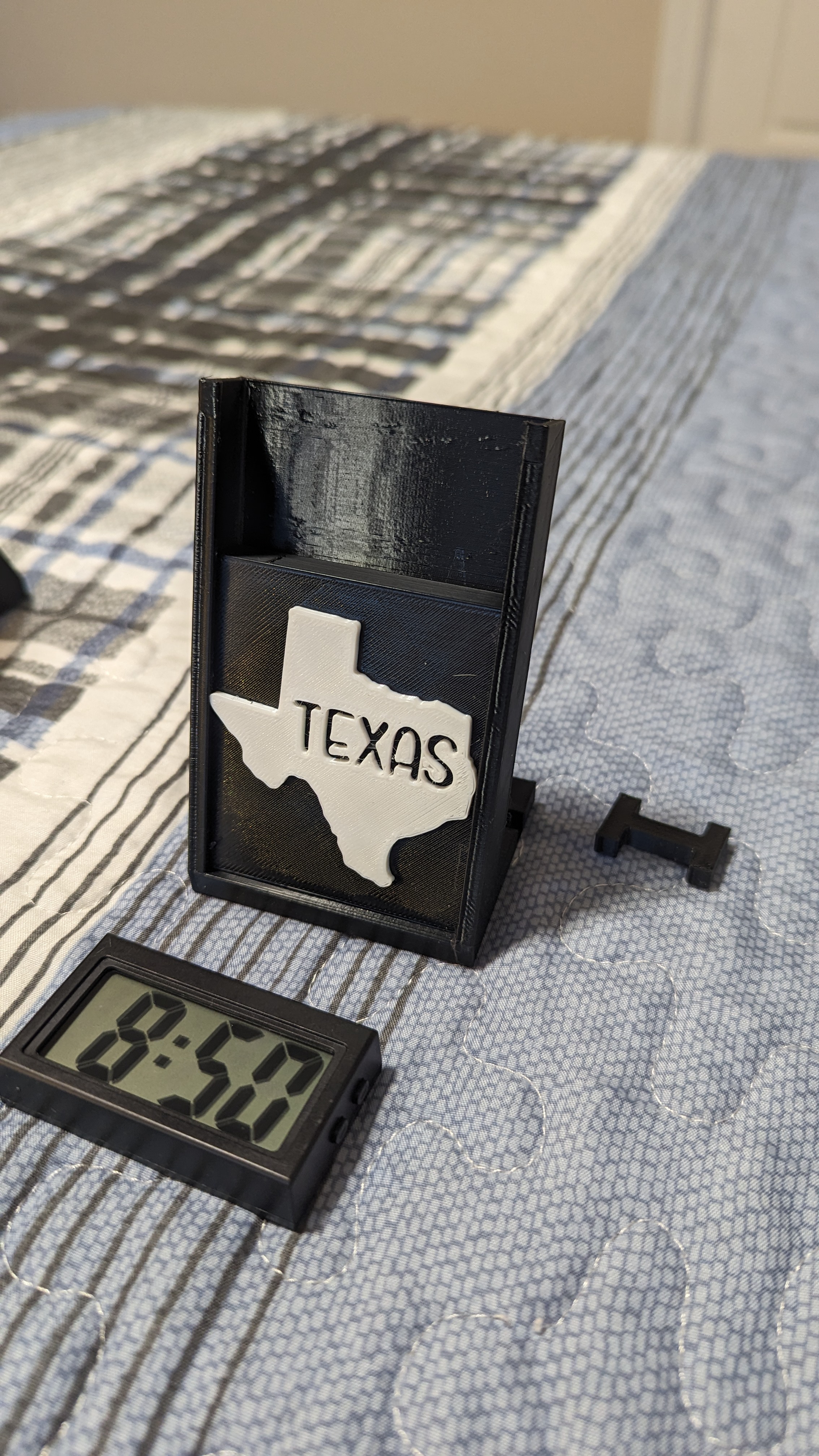 Miniatura 6 do modelo 3D Clock Stand for Multiple Clocks - Multi-Timezone