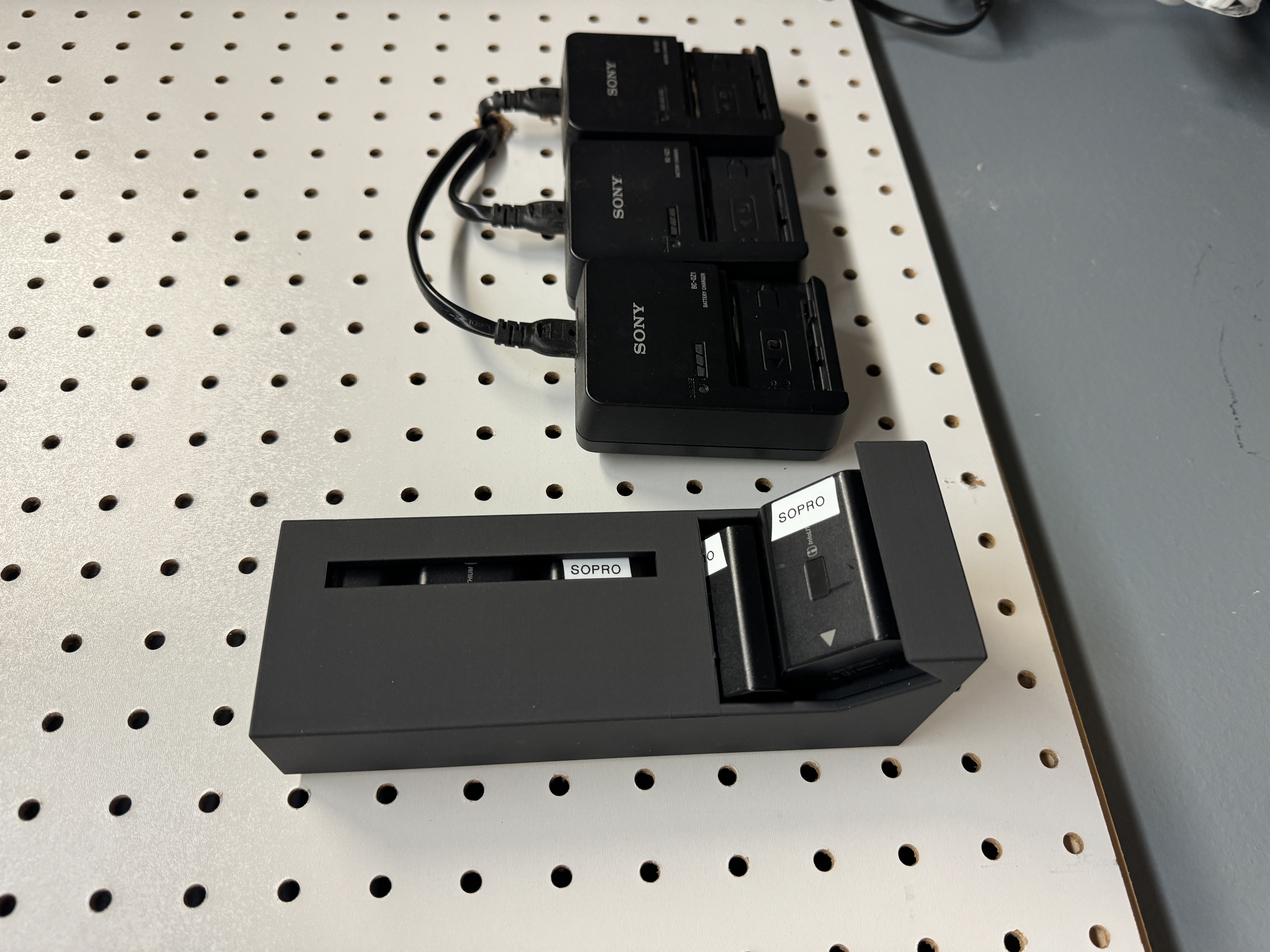 Sony NP-FZ100 Battery Dispenser