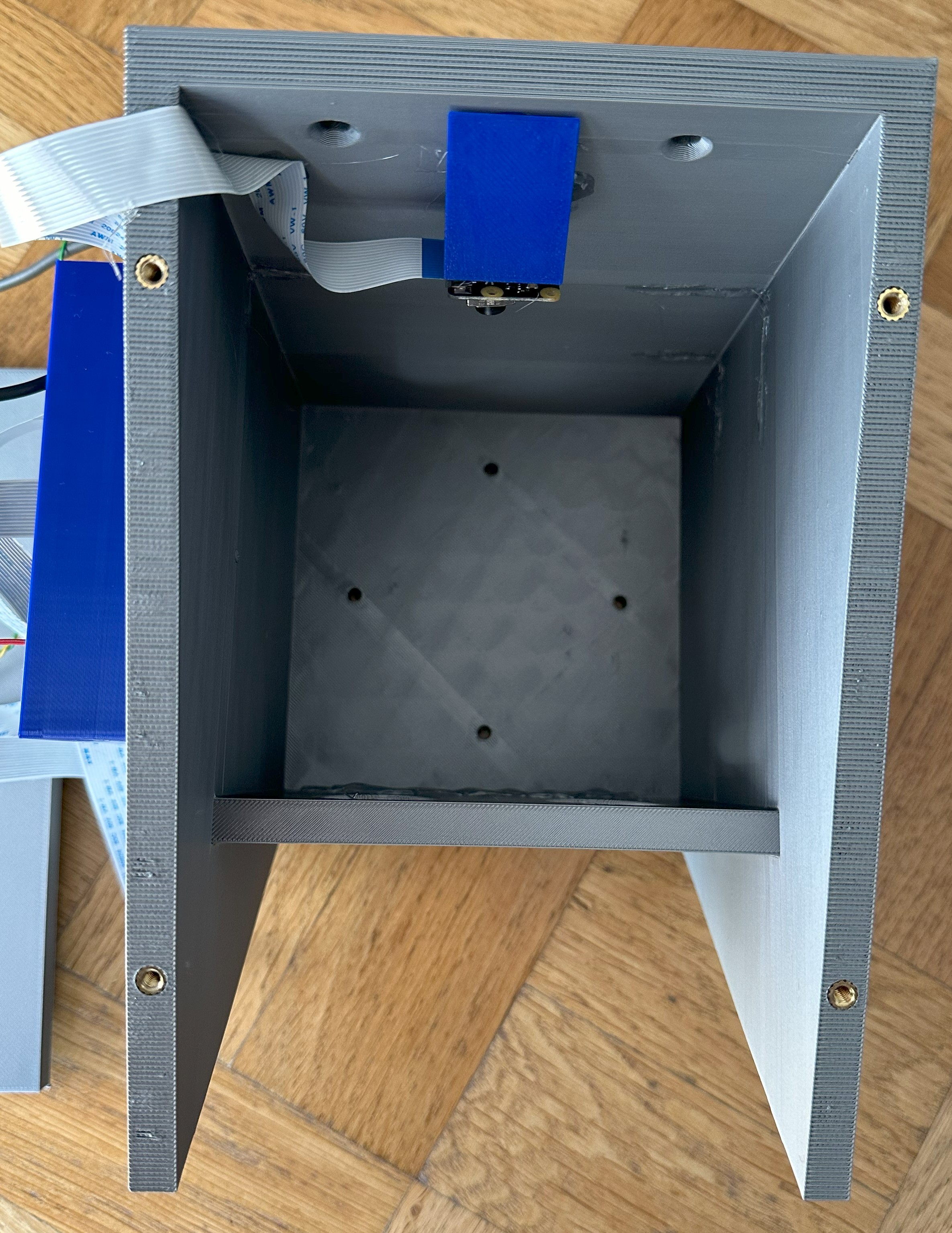 Miniatura 4 do modelo 3D NESTING BOX FOR ROBINS