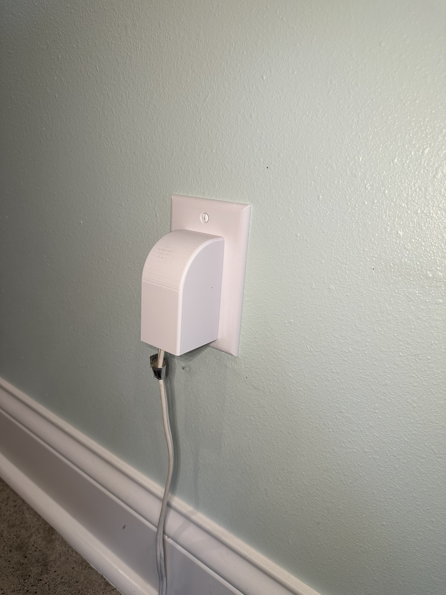 Outlet Baby Cover