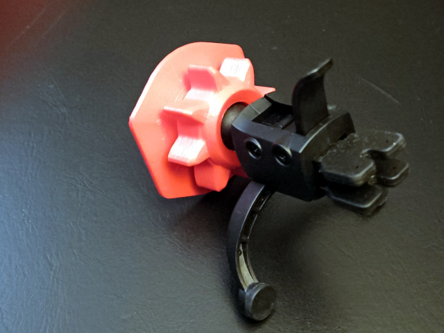 TomTom GPS ball-joint socket adapter plate (customizable)