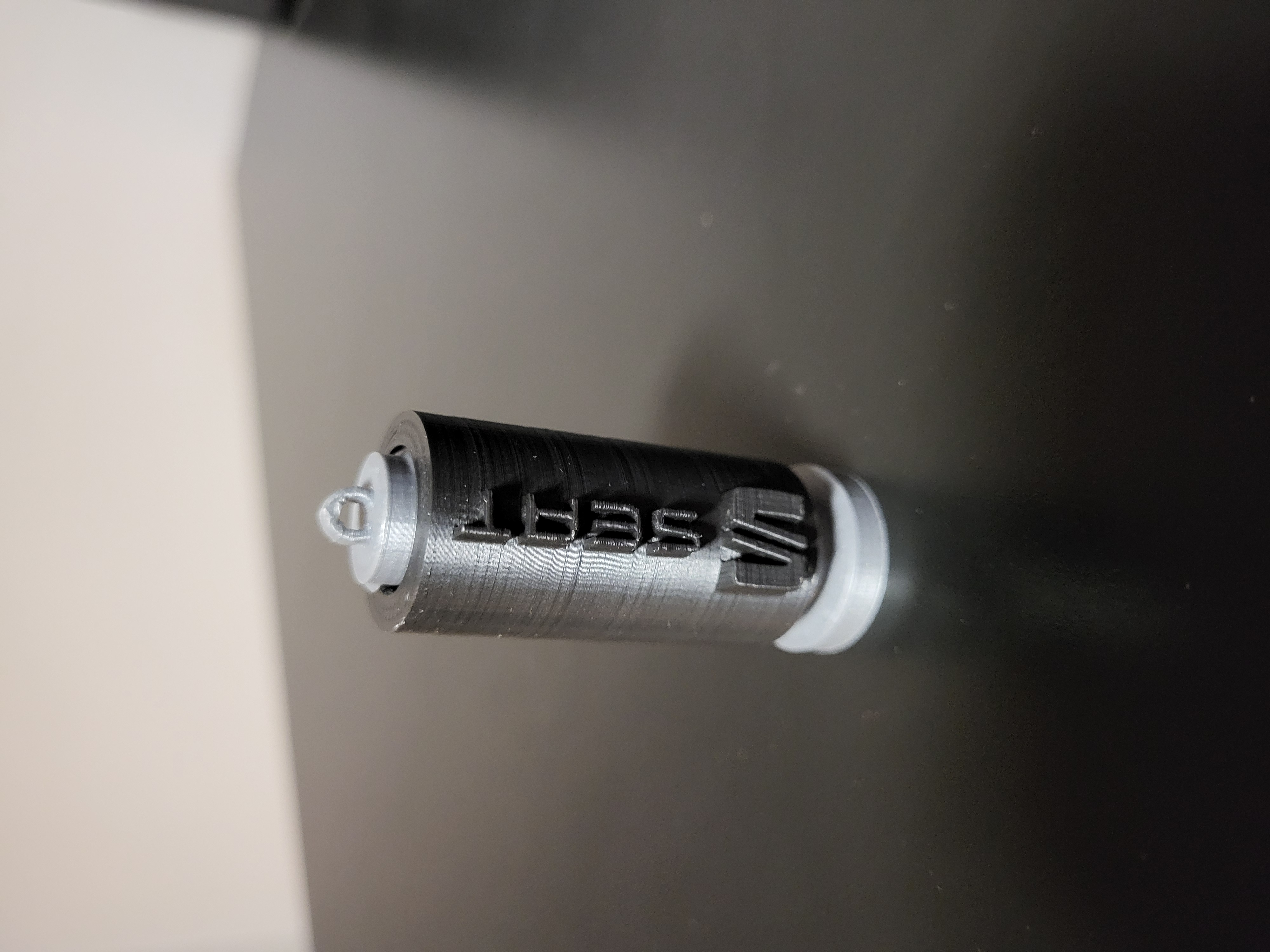 SEAT keychain appearance of screws