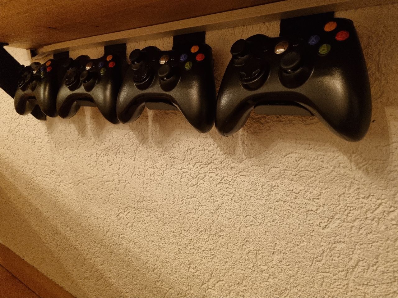 Xbox 360 Denetleyici Duvar Montajı (Sadece Plastik Aparattır!!!)