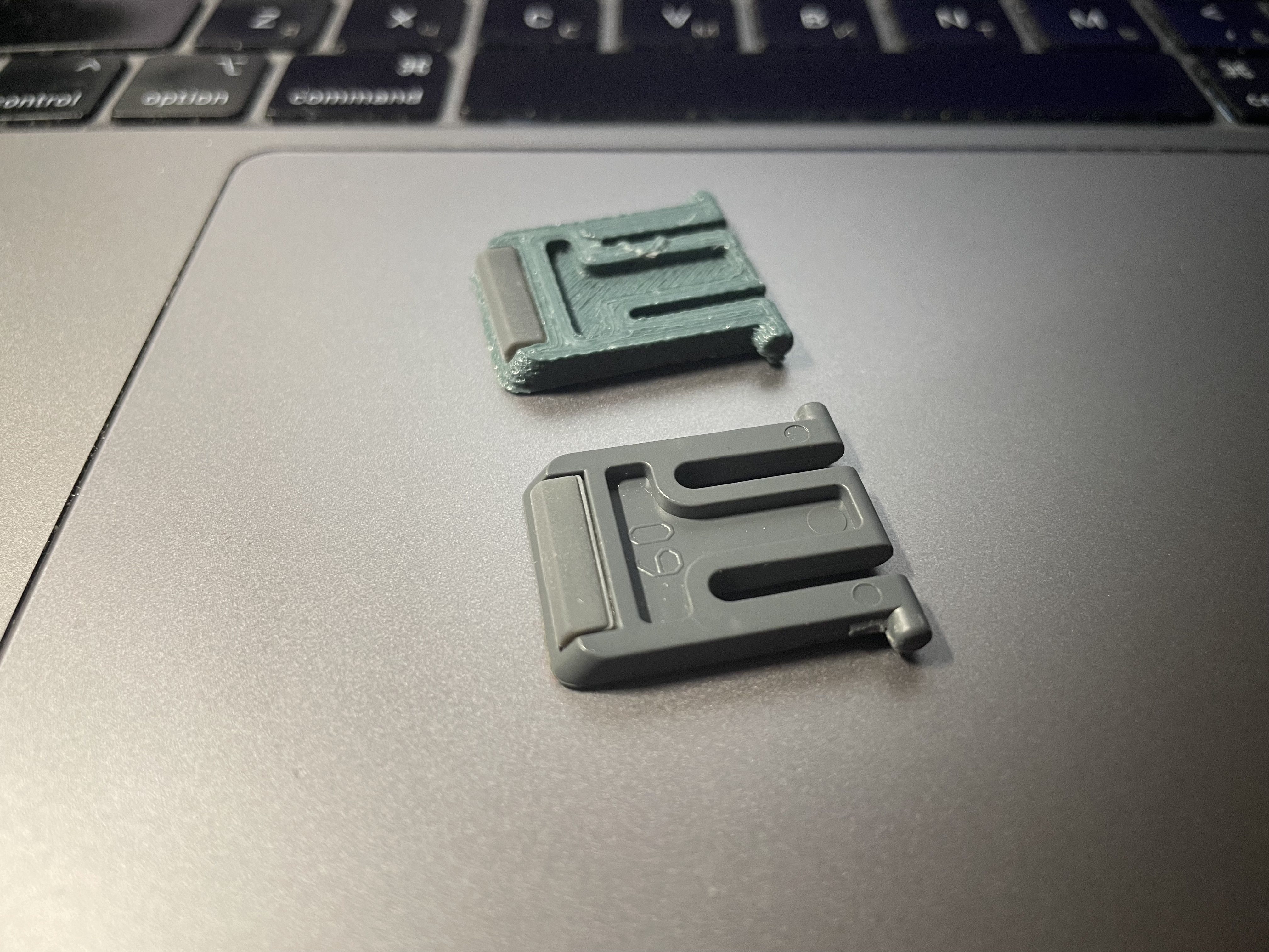 Keyboard foot for Logitech K200 with angled rubber place
