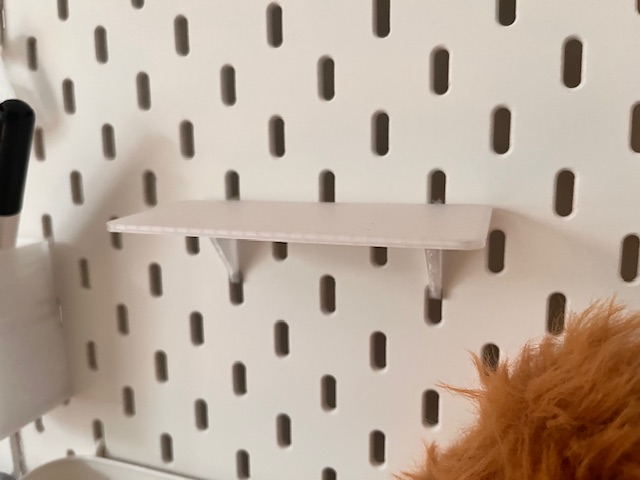 Display shelf for Ikea's SKÅDIS