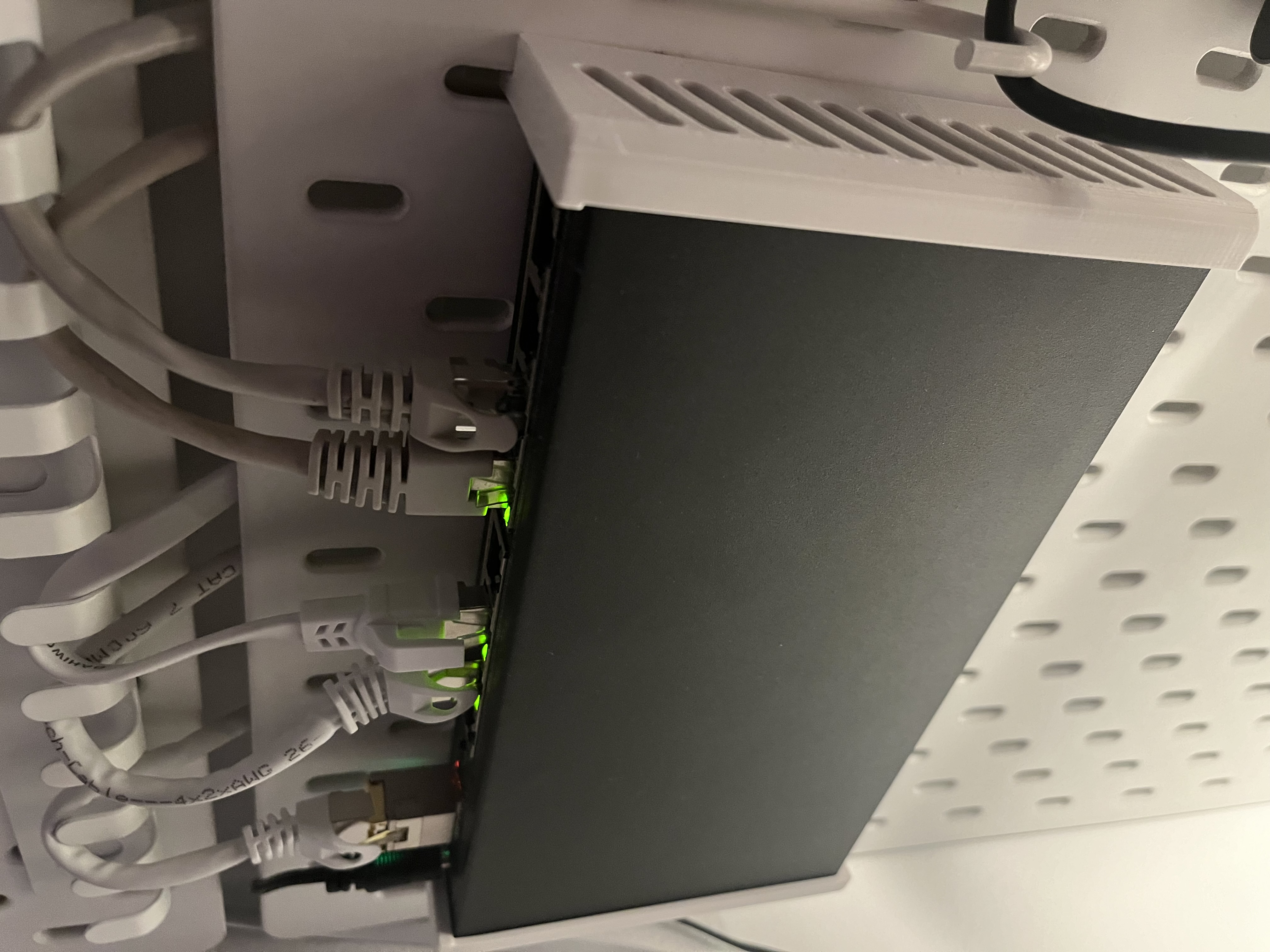 VIMIN 8-Port 2.5G/10G Switch Skådis Mount