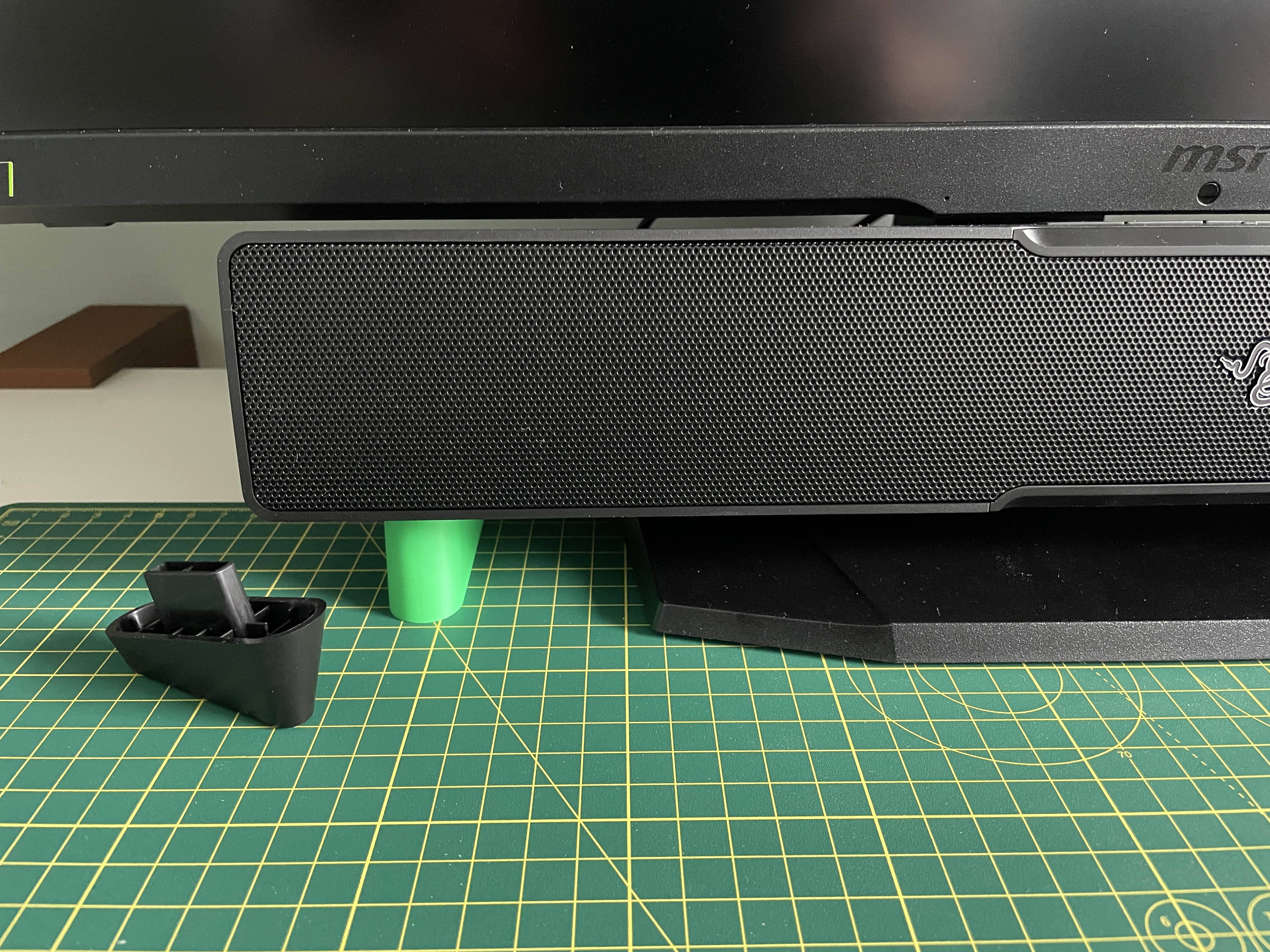 Higher Razer Leviathan II foots