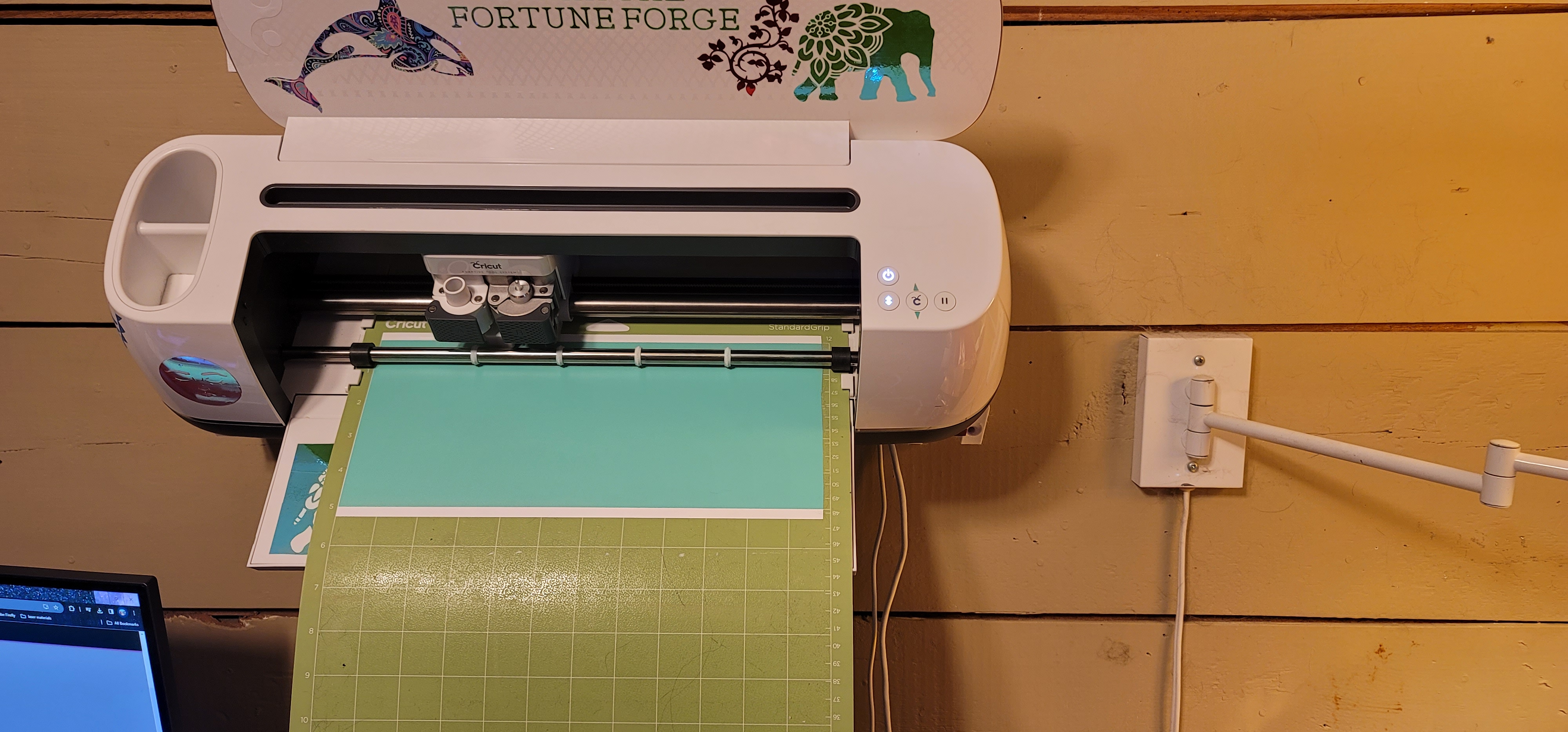 Cricut Wall Mount by RoamieTheHomie | Printables Store