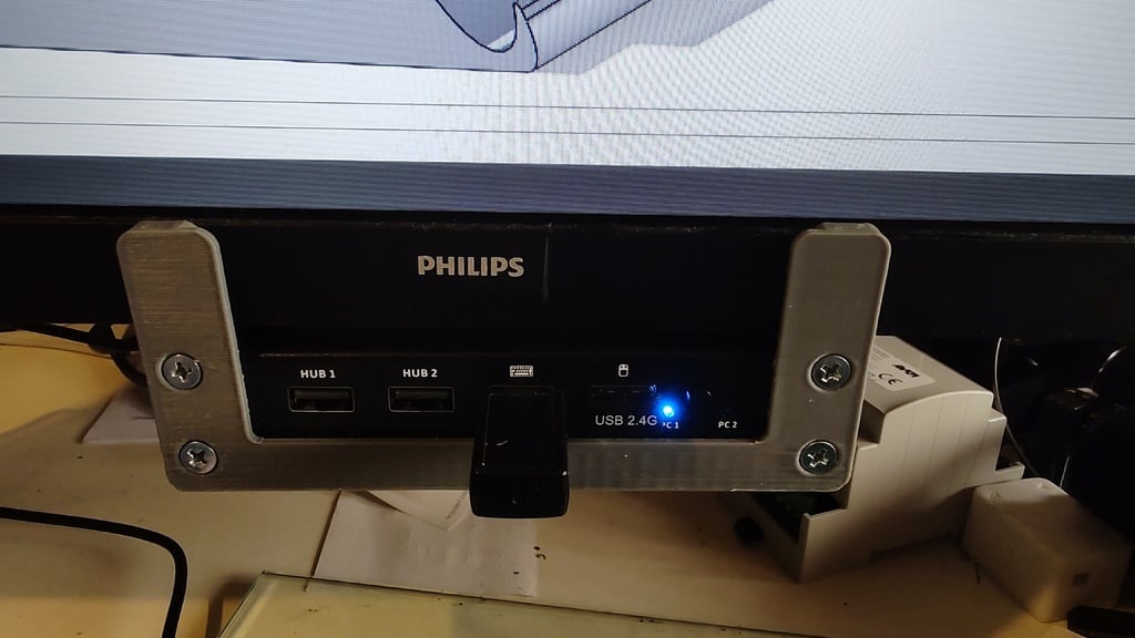4H KVM monitor clamp