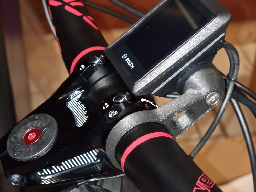 Verschiedene Halter für Bosch KIOX Display.
