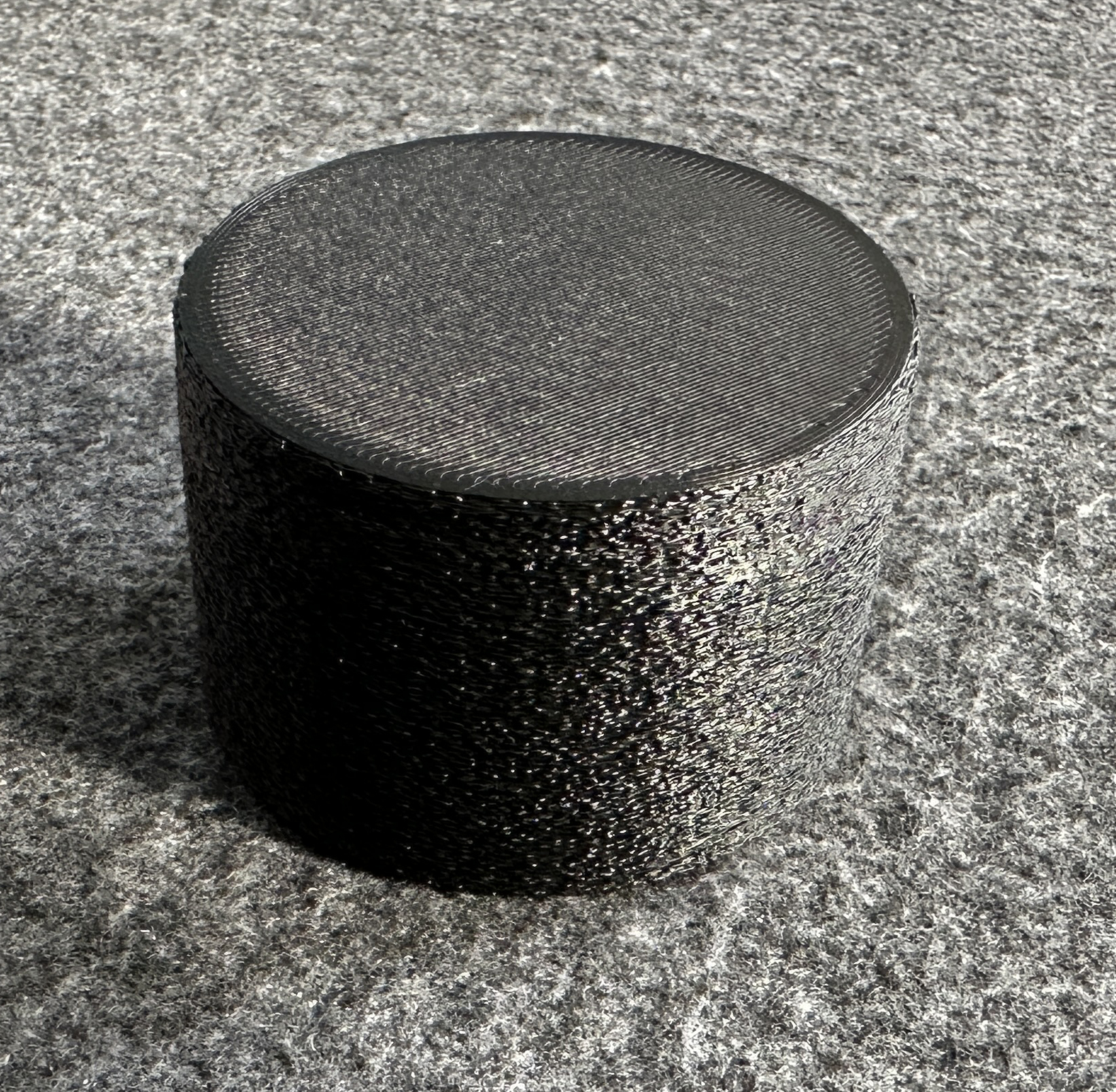 Small container/pill box  /  Kleiner Container / Pillenbox