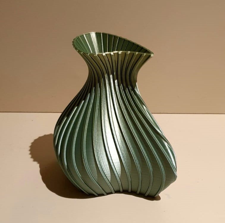 Striped Vase >001<