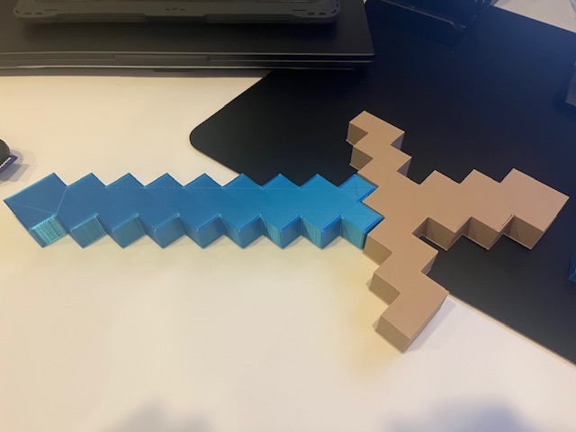 Miniatura 2 do modelo 3D Multicolor Minecraft Diamond sword