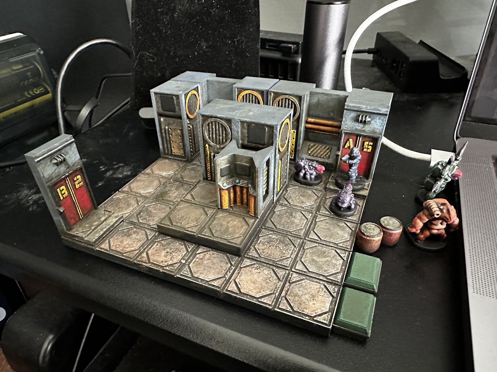 15mm Sci-fi Terrain compatible with Demon Ship