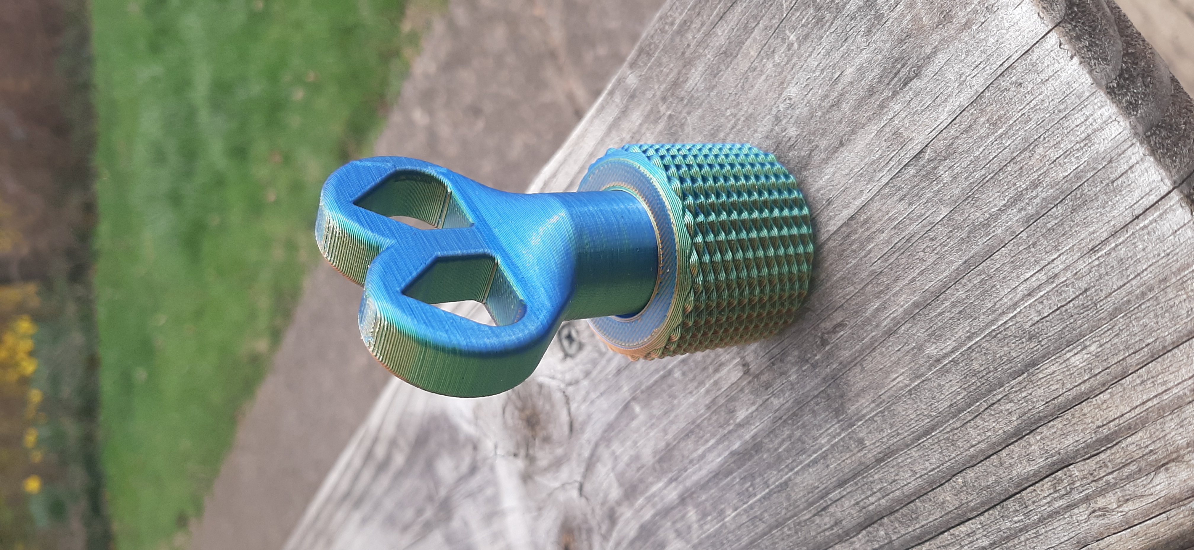Big Key Fidget Toy Slide & Spin Medium Knurl