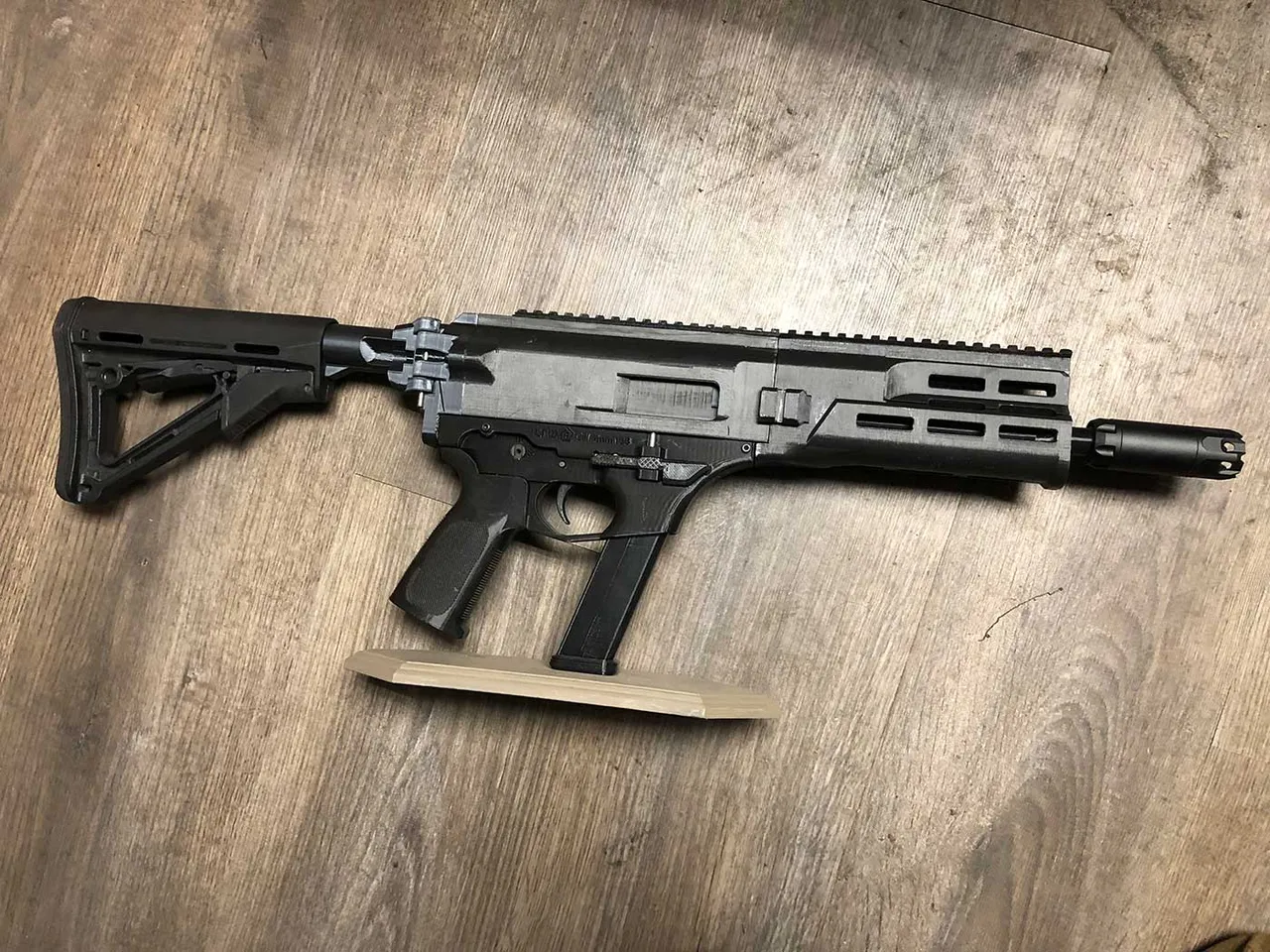 FGC-6 MKII: Partisan 9 folding stock and AR buffer tube ver FGC-6 MKII: Partisan 9 folding stock and AR buffer tube ver