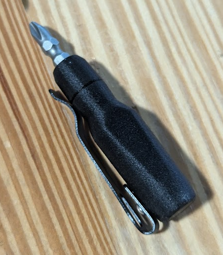 Pocket screwdriver with clip