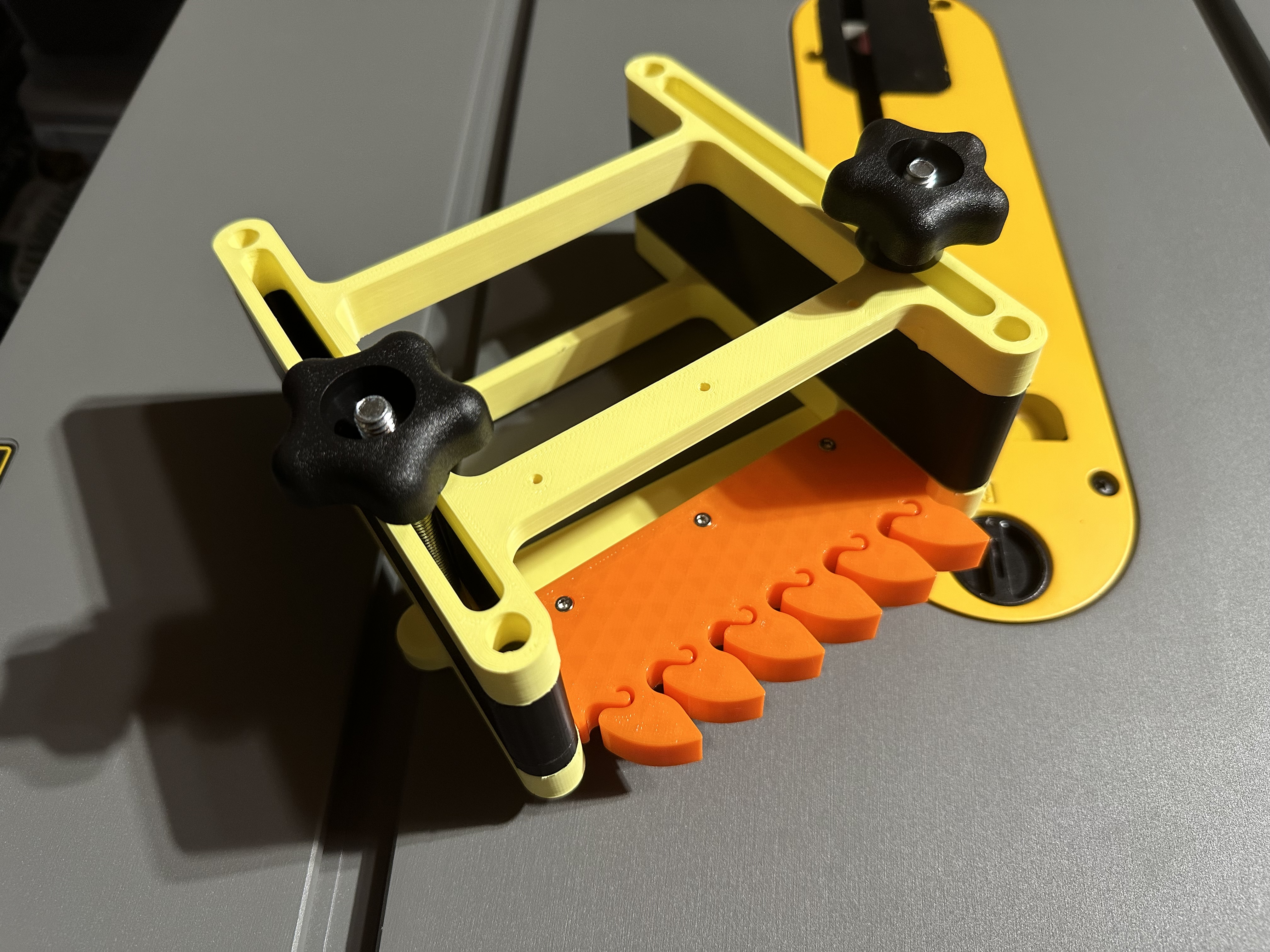 Stackable Featherboard with Replaceable Heads (Optimized for 5/16" and Dewalt Table Saw 7491)