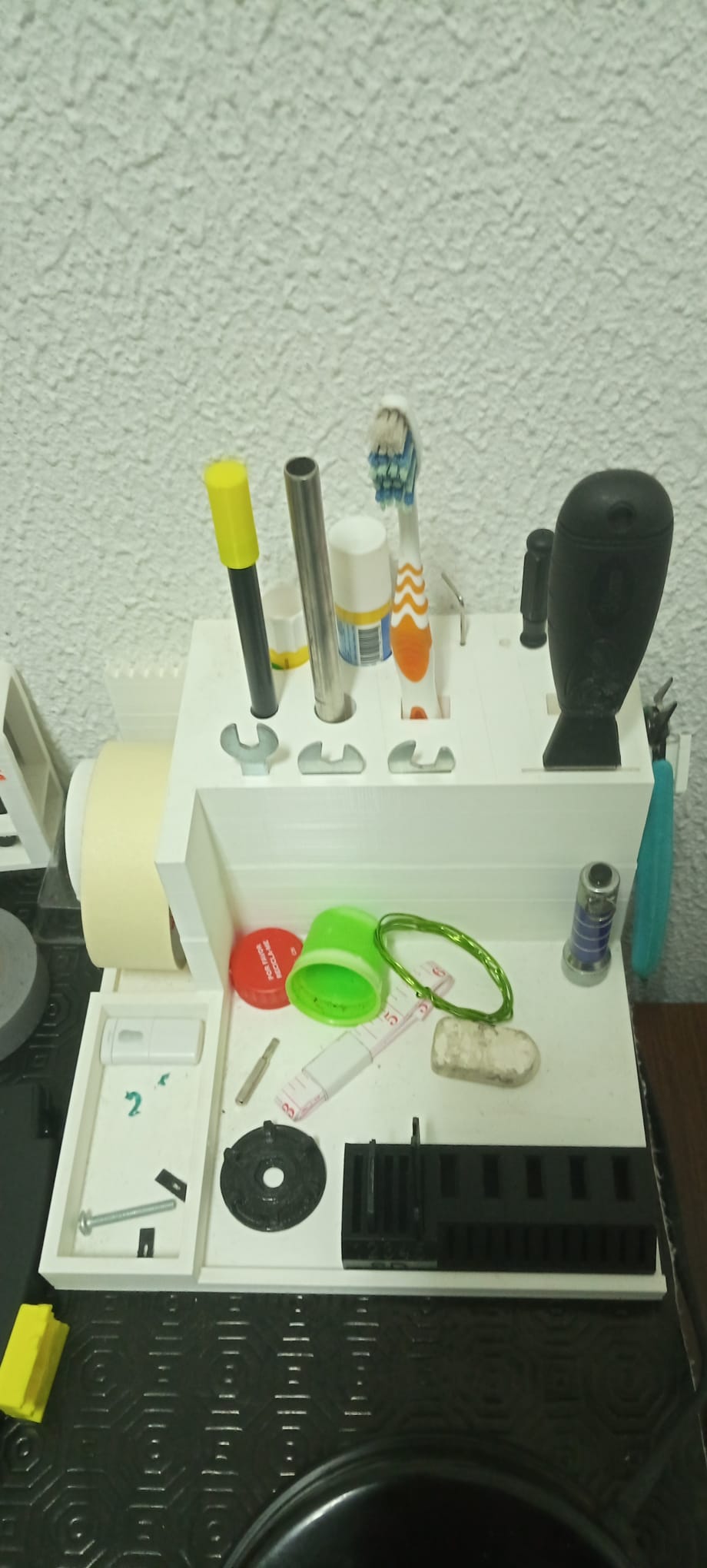 Tool holder with and without tray