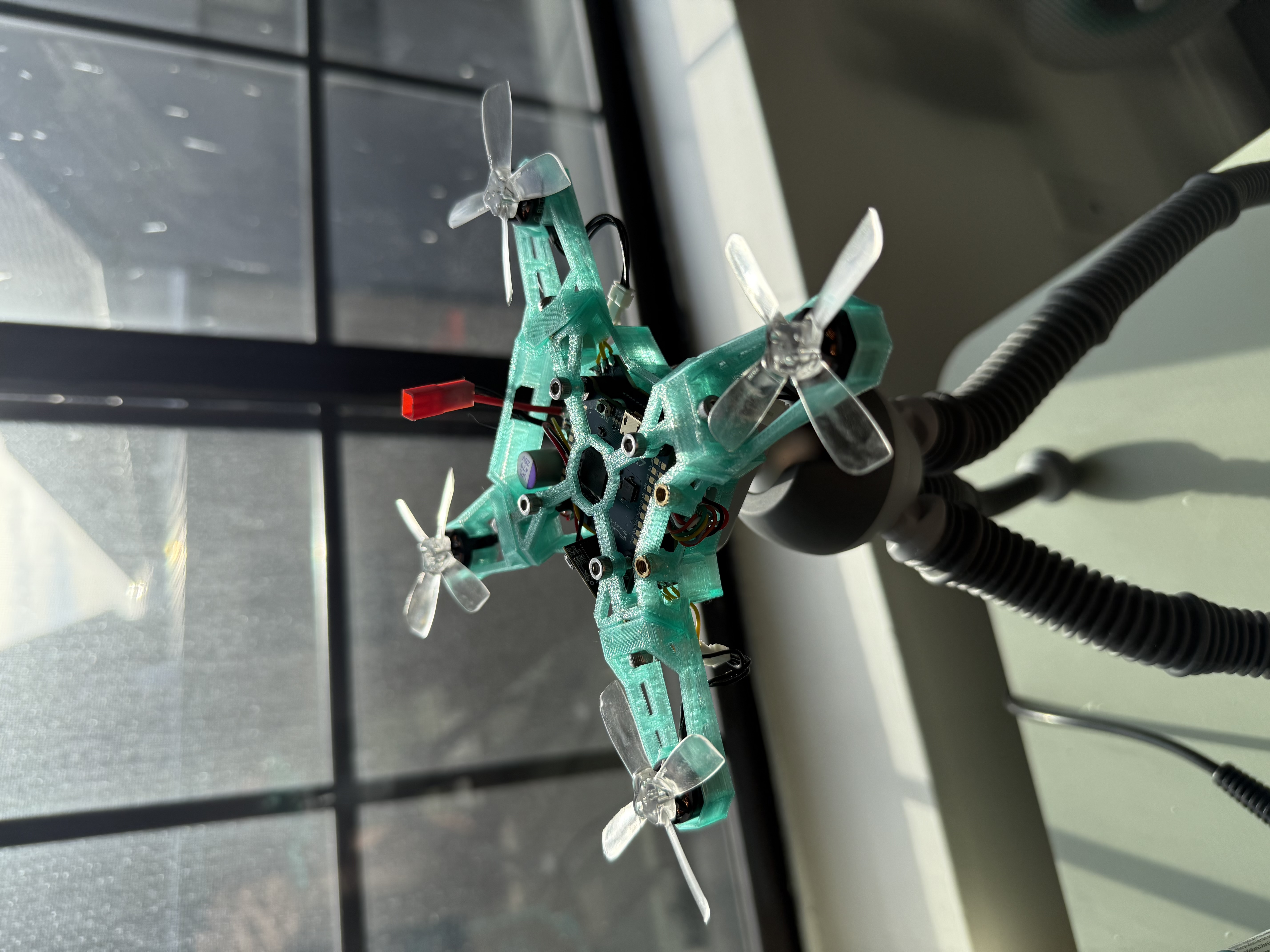 Quadcopter — miniatura 3