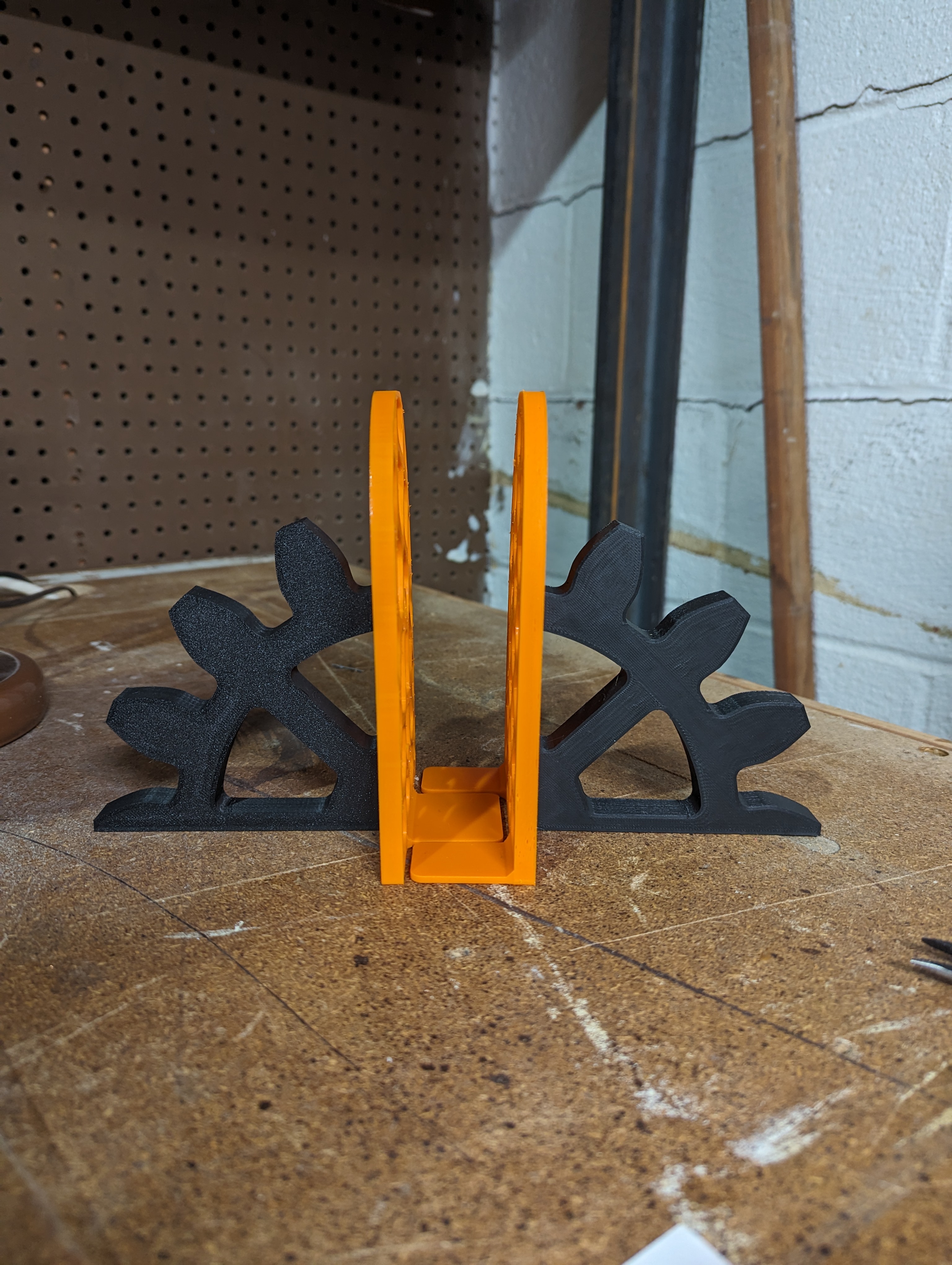 Remixed Veronoi Bookend