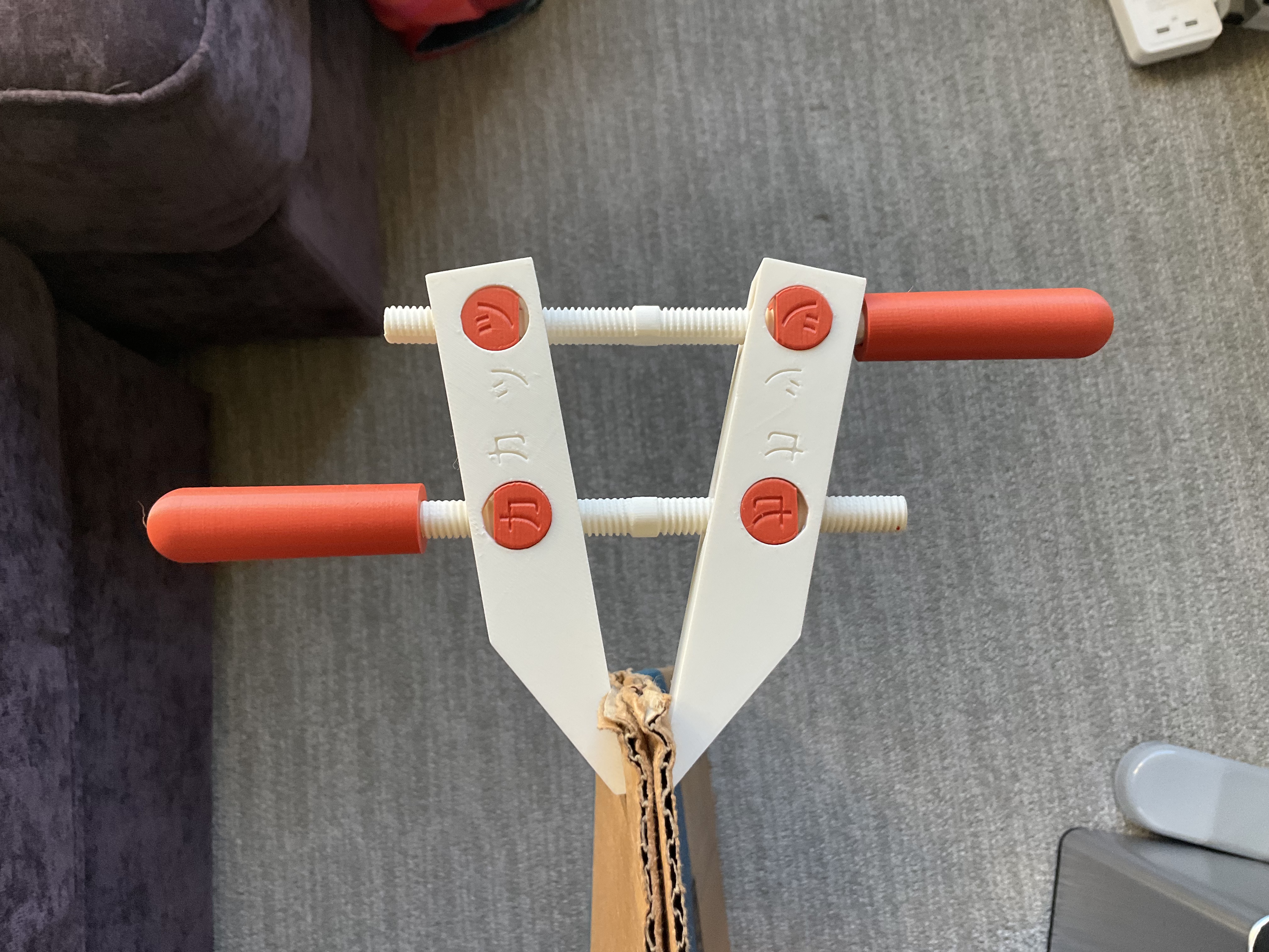 Handscrew clamp