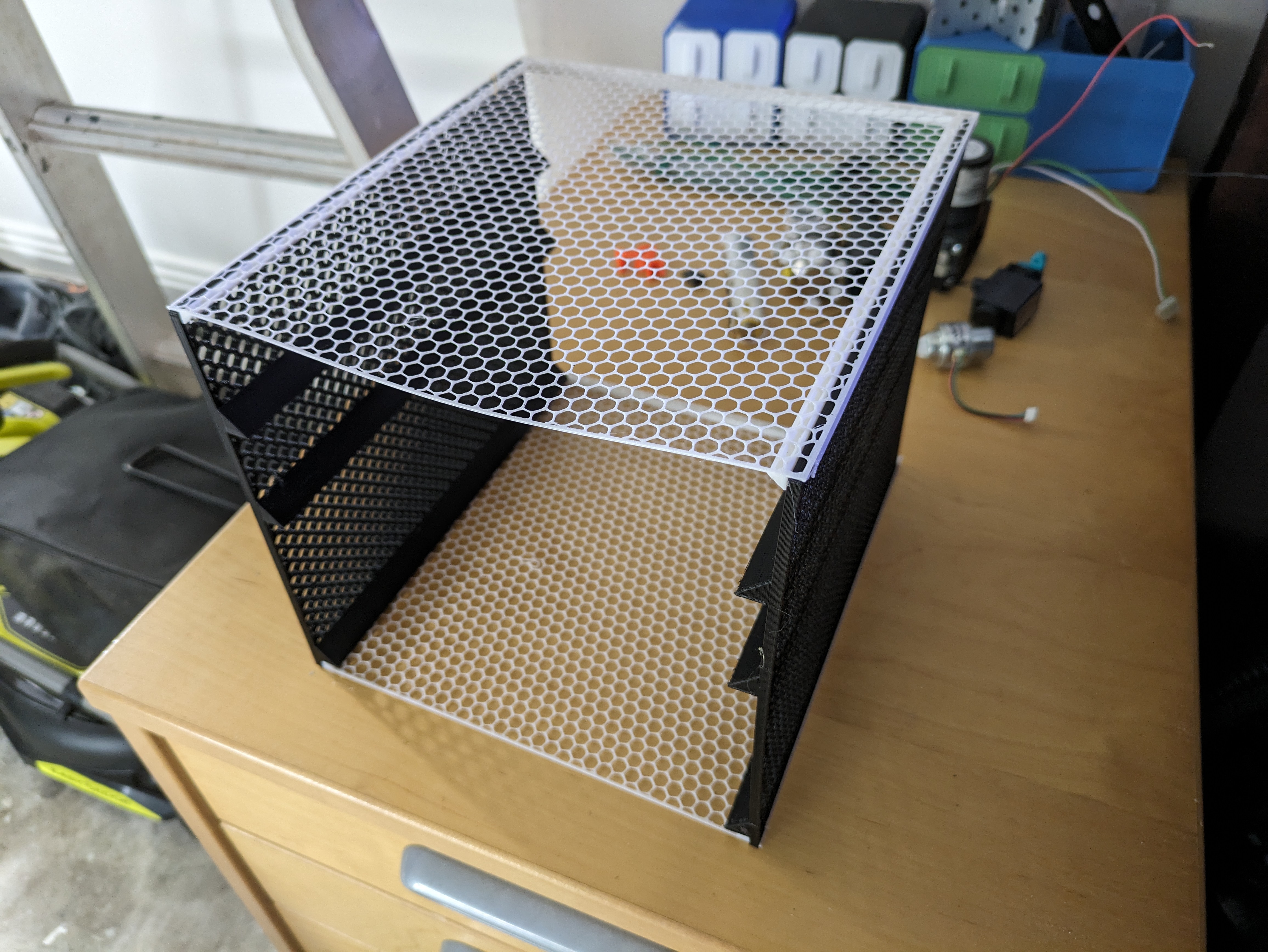 Miniatura 2 do modelo 3D Desktop Drawers